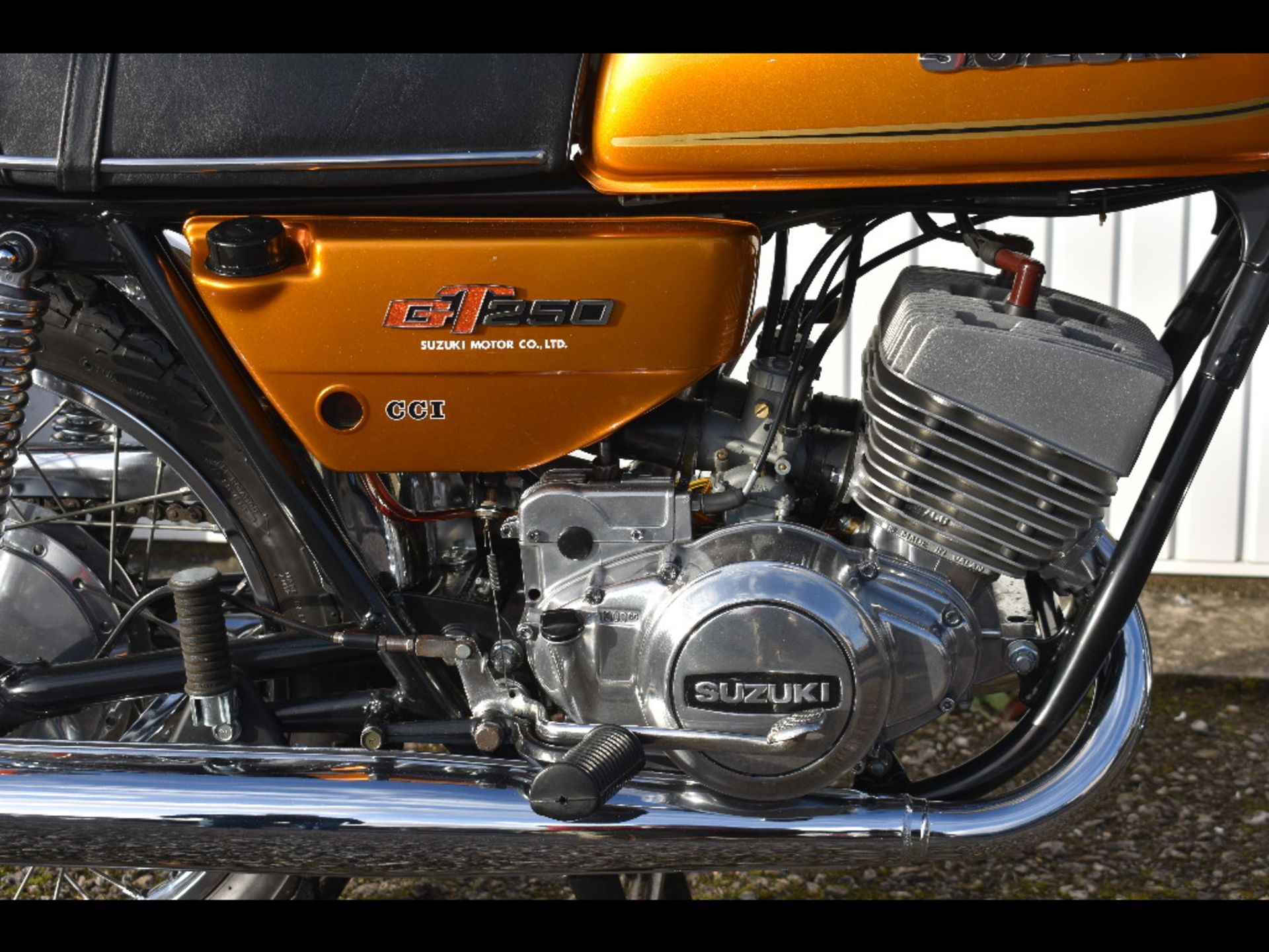 A 1976 Suzuki GT250, registration number OFH 170R, frame number 88498, engine number 88747. From a - Image 2 of 6