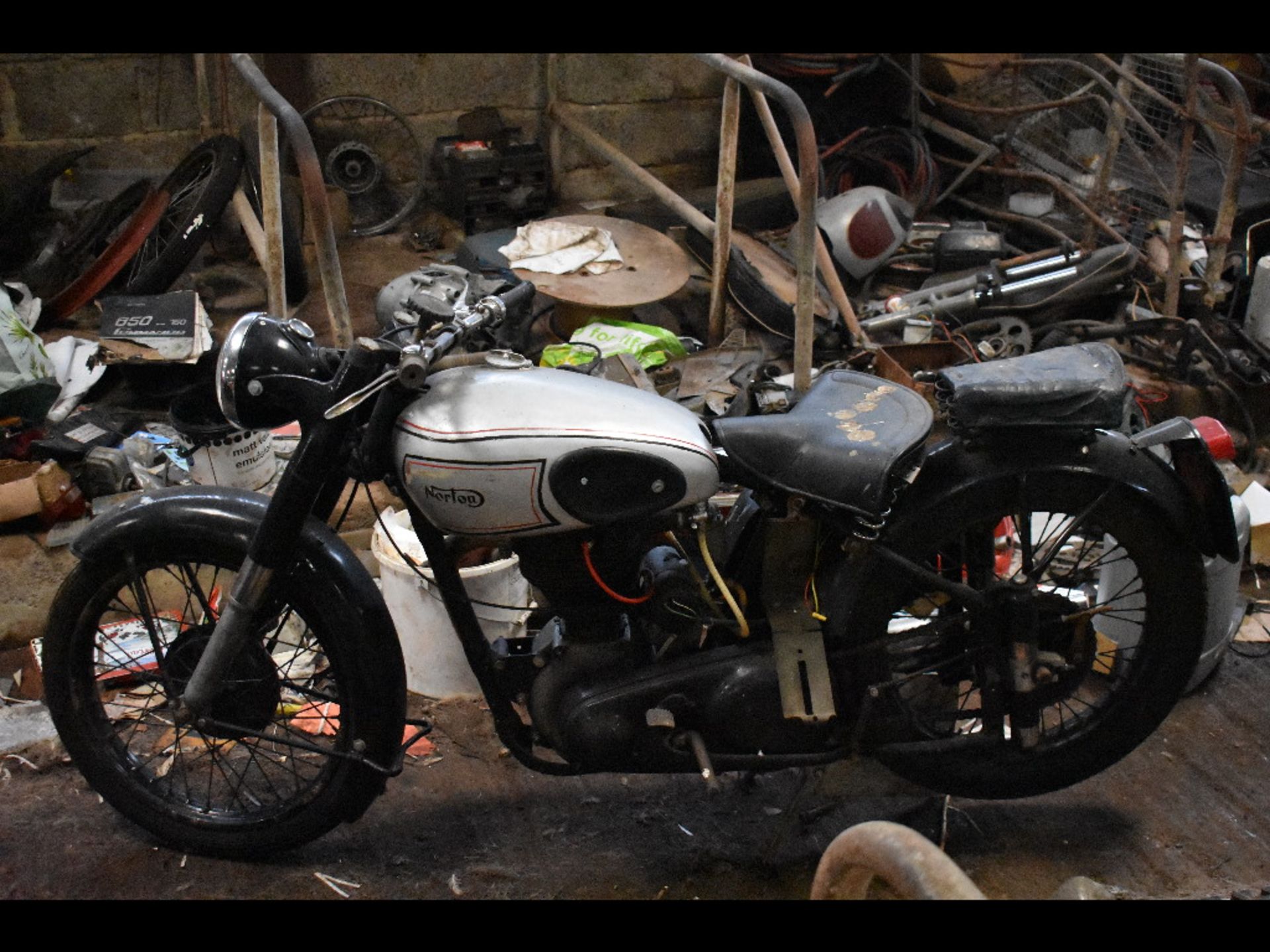 A 1947 Norton ES2, unregistered, engine number 338458Q79X100. From a private collection. Oily rag