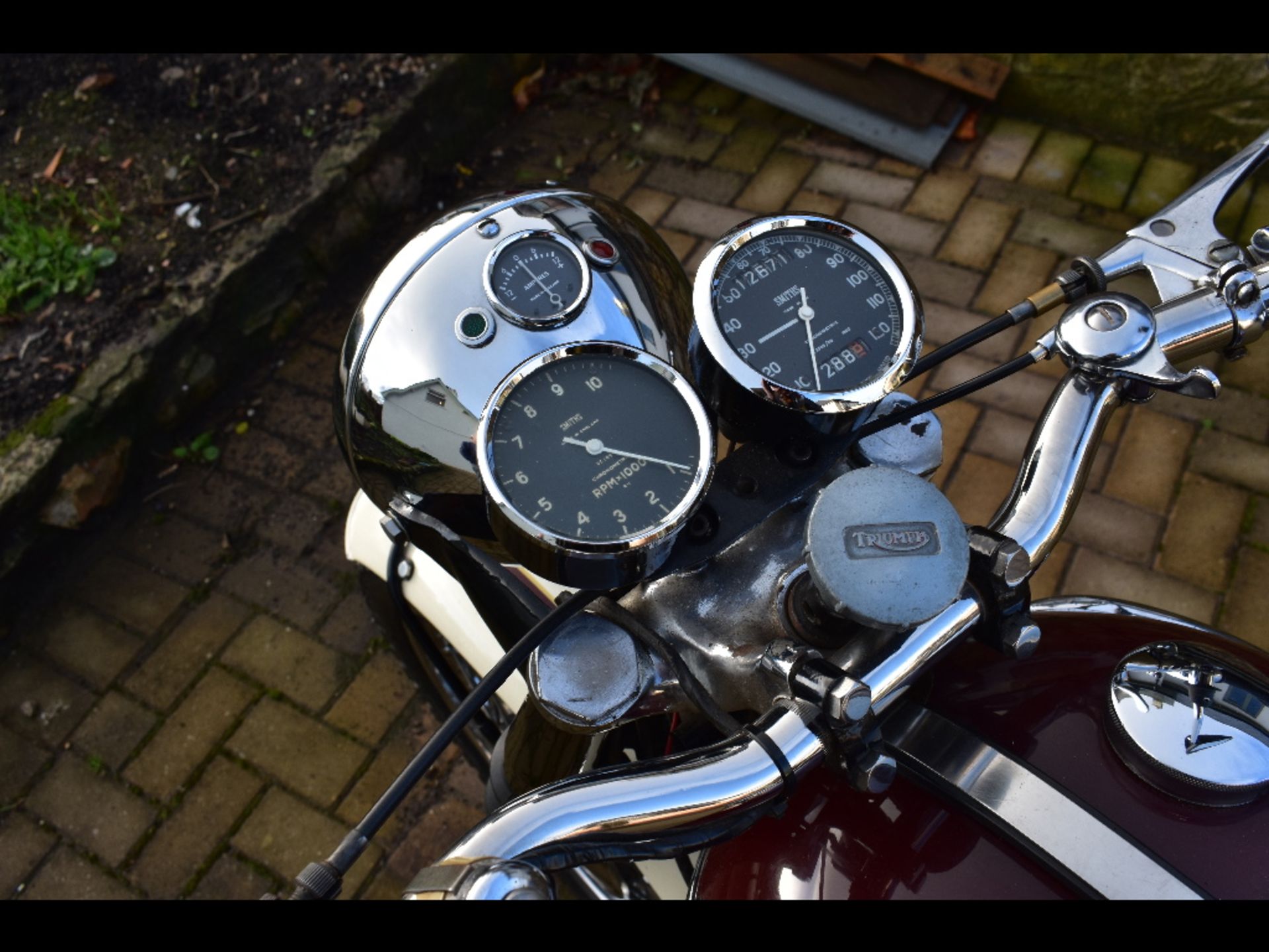 A 1960 Triumph Thunderbird, registration number YSY 435, frame number 6TD3747, engine number 6T3747. - Image 3 of 6