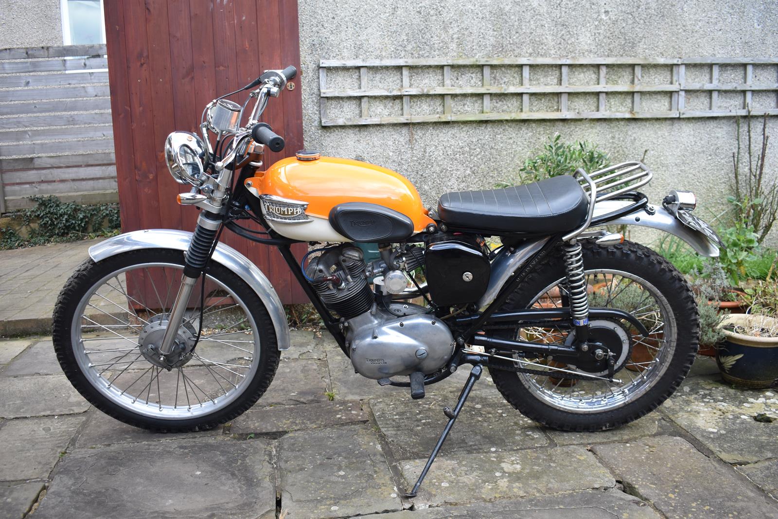 A 1960 Triumph T20 Tiger Cub street scrambler Registration number EAS 276 Frame number T64878 Engine - Image 6 of 17