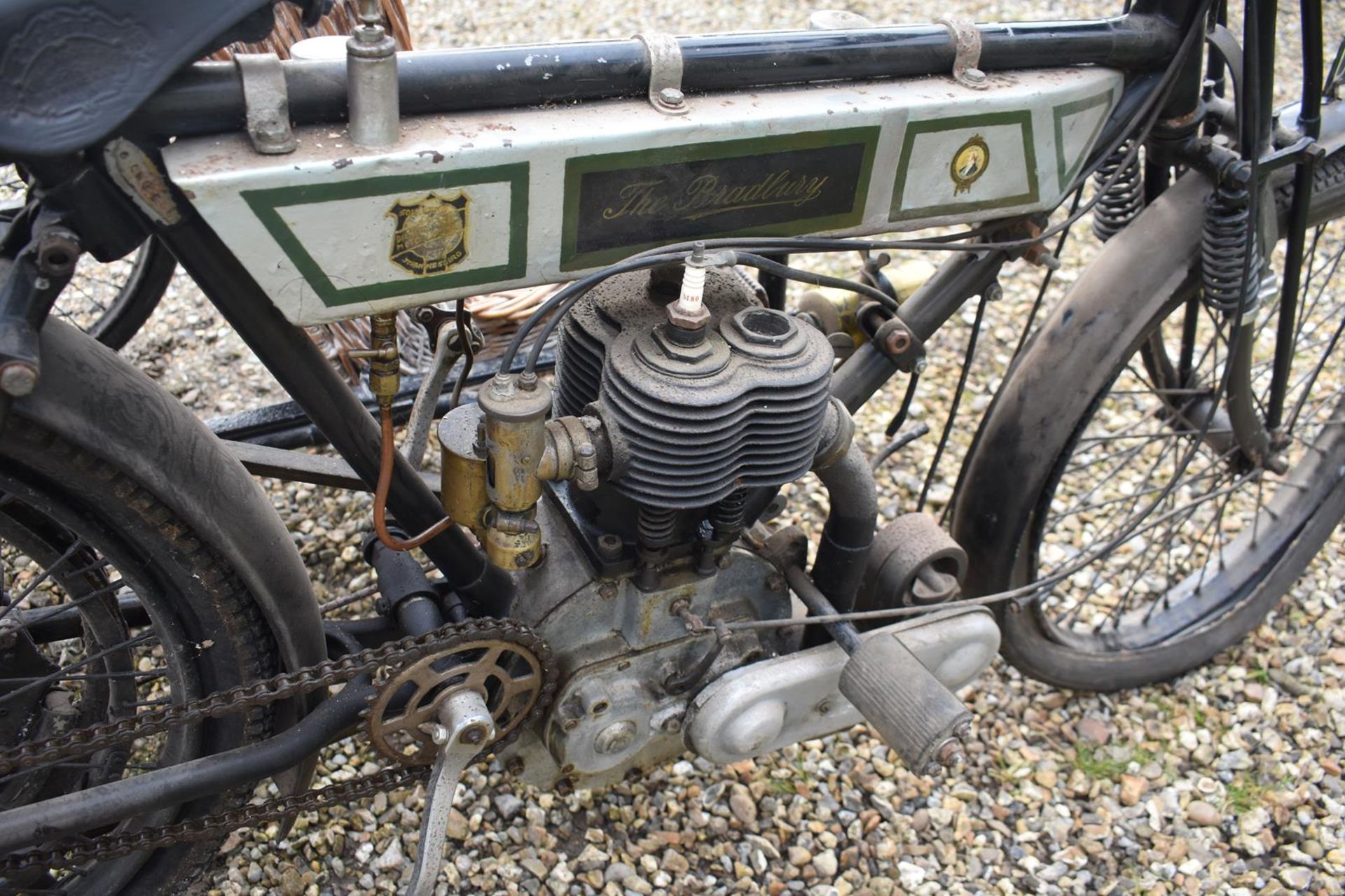 A 1911 Bradbury De Luxe Flat Tank Combination Registration number DS 6843 Wicker single chair - Image 6 of 21