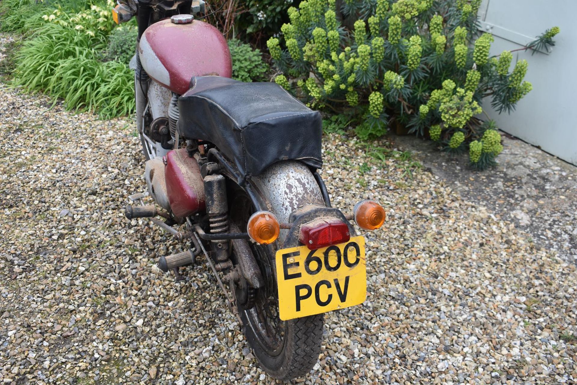 A 1987 Royal Enfield 350 Bullet Registration number E600 PCV Engine number 362060 Last taxed 1995 - Image 2 of 4