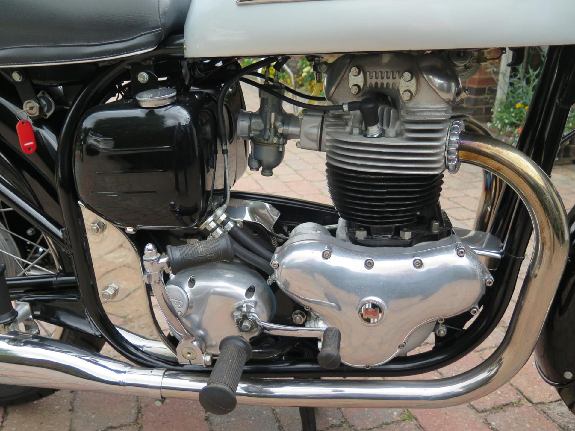 A 1960 Norton Dominator 99 Registration number 892 XUV Frame number 1492283 Engine number 9228314 - Image 3 of 5