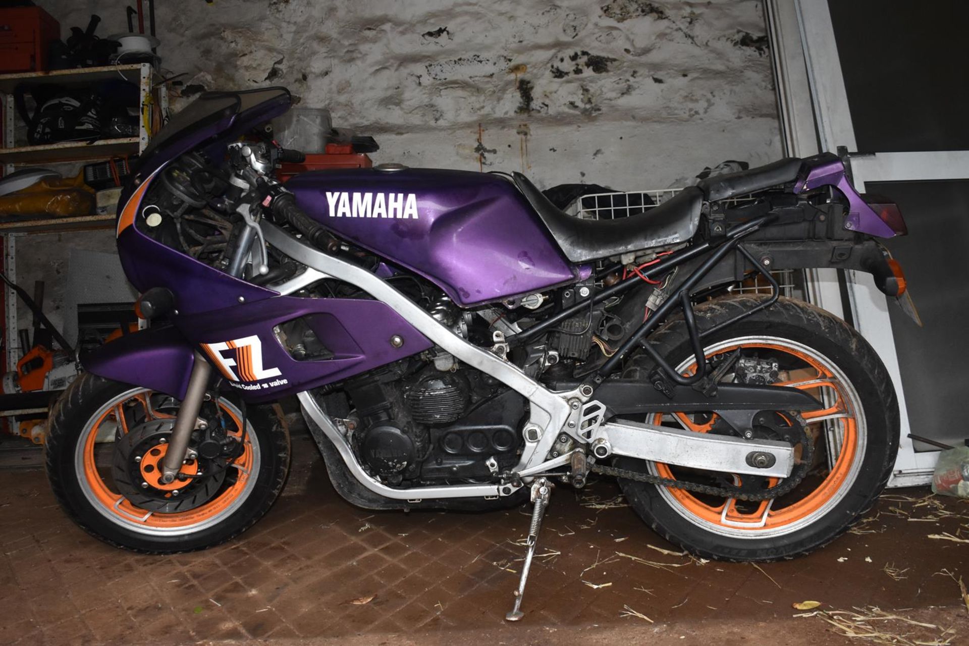 A 1993 Yamaha FZ 400/4 Registration number A70 TFE Frame number 46X139455 Engine number 33M Purple