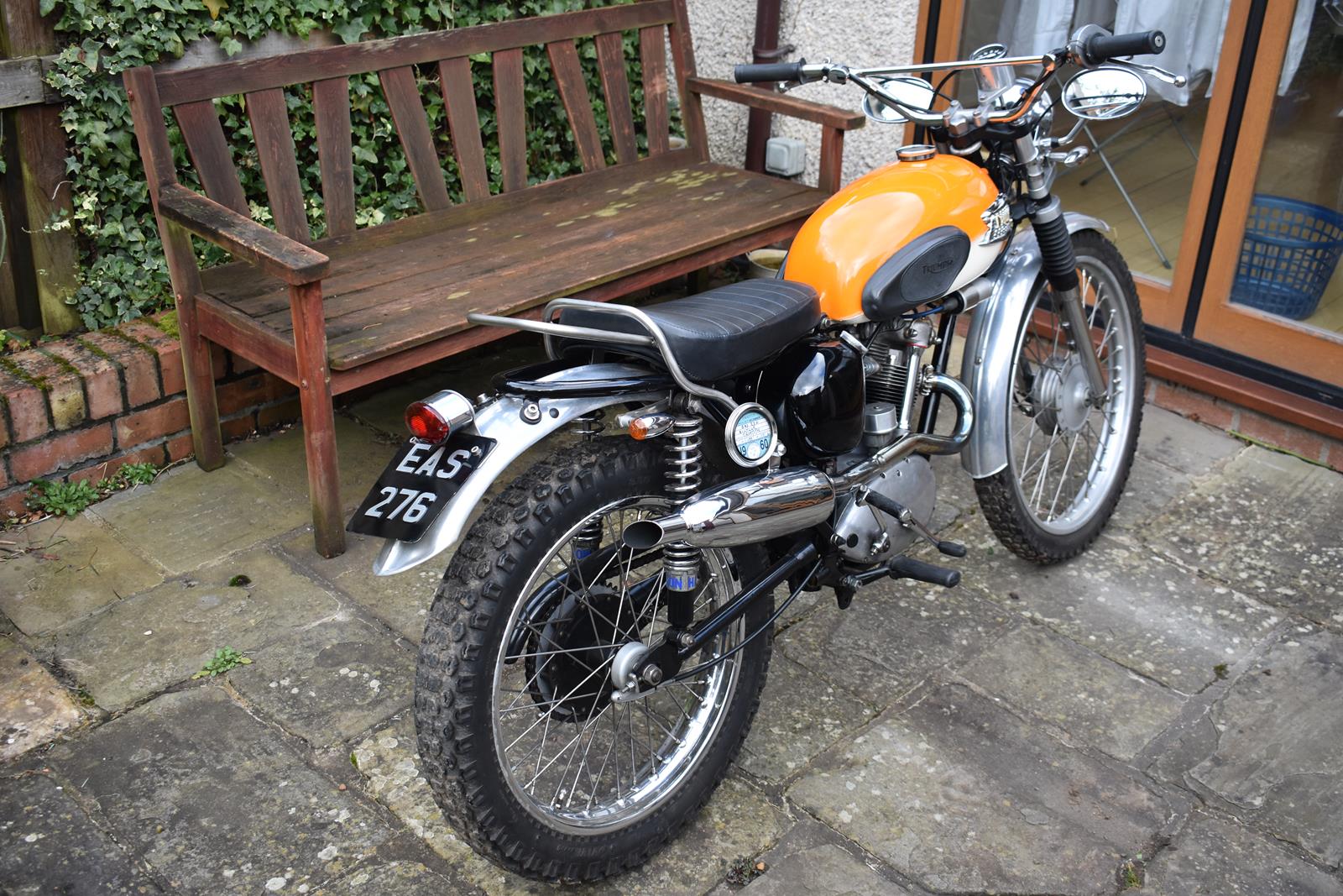 A 1960 Triumph T20 Tiger Cub street scrambler Registration number EAS 276 Frame number T64878 Engine - Image 9 of 17