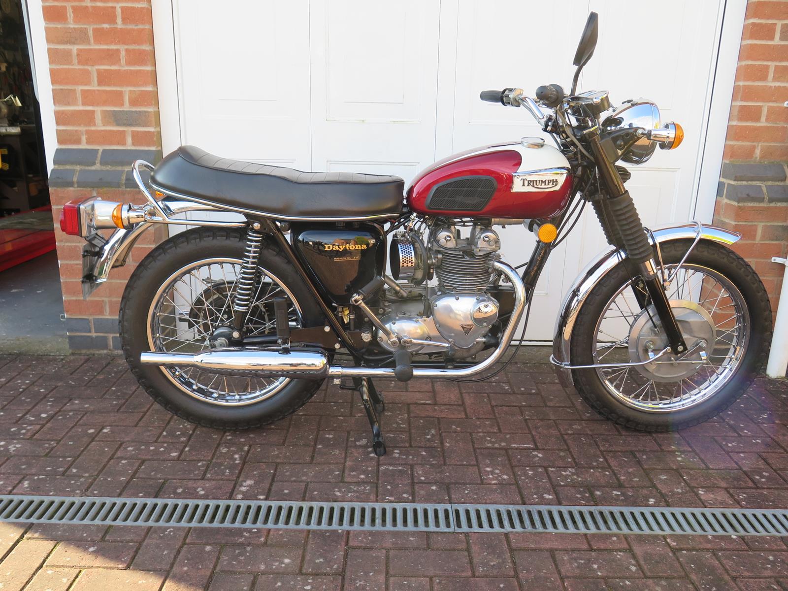 A 1973 Triumph T100R Daytona Registration number WWE 113L Frame number DH30956 Engine number DH30956