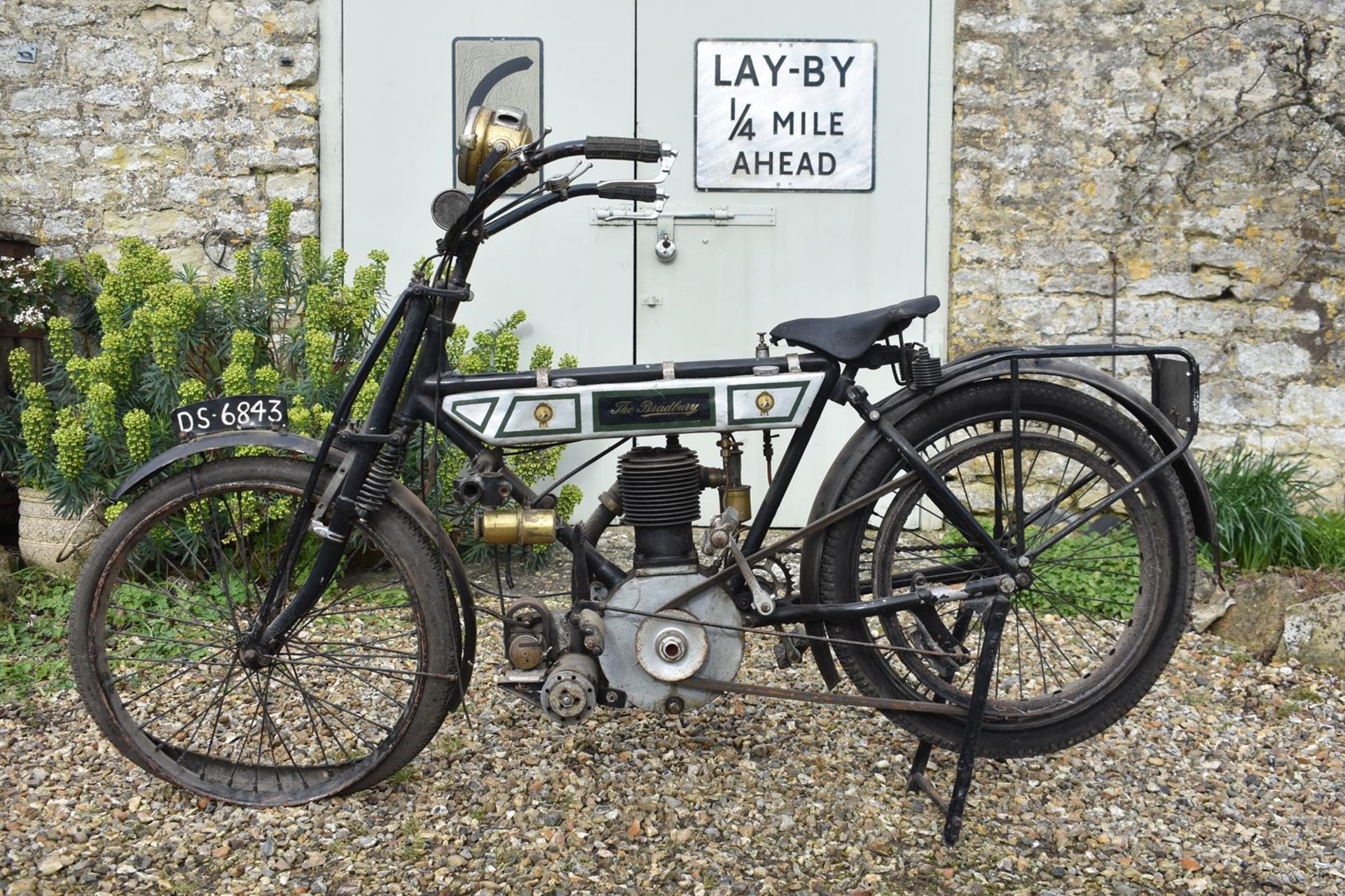 A 1911 Bradbury De Luxe Flat Tank Combination Registration number DS 6843 Wicker single chair - Image 2 of 21