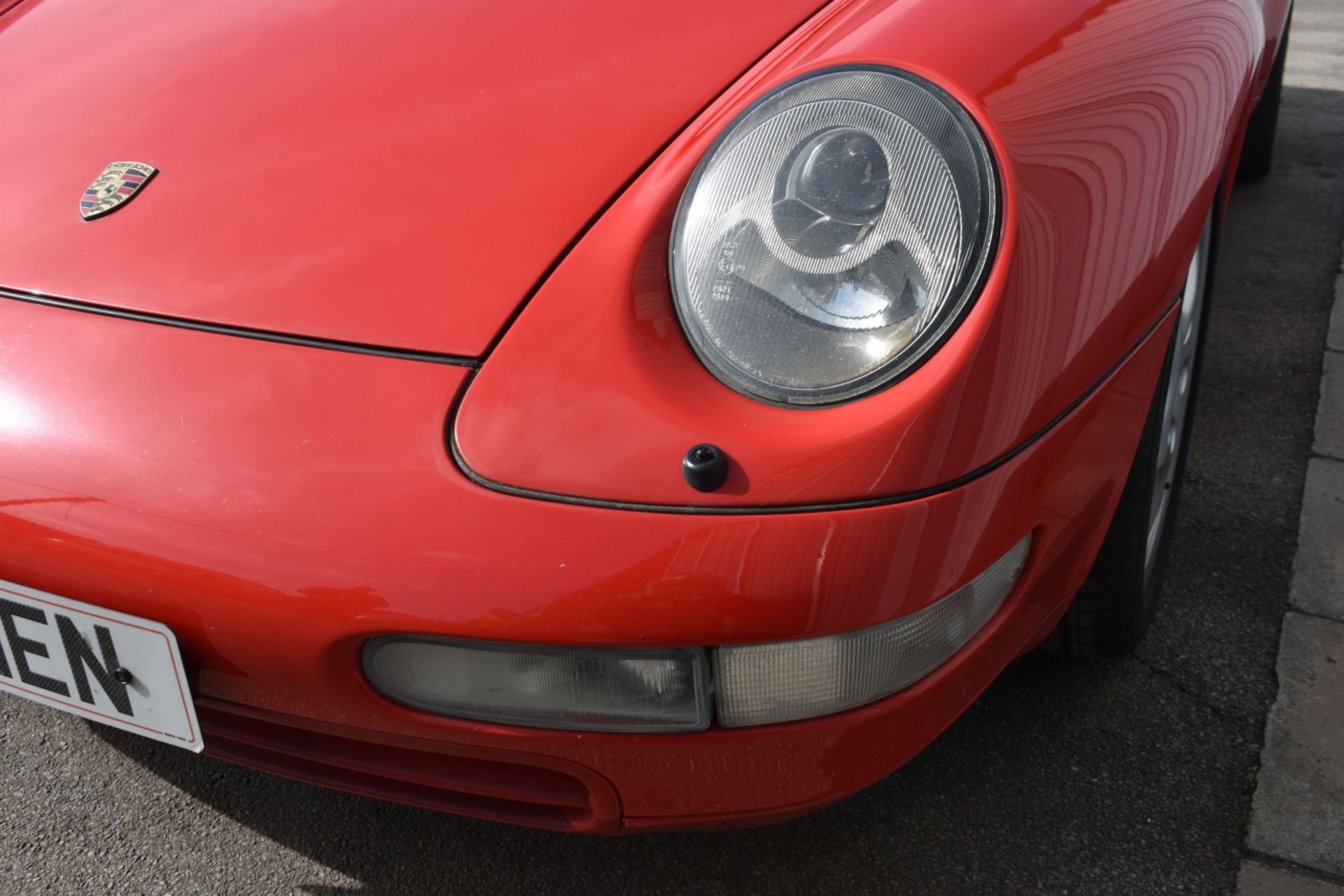 A 1993 Porsche 911 (993) Carrera Coupe Registration number L611 HEN Chassis number WPOZZZ99ZRS311060 - Image 82 of 113