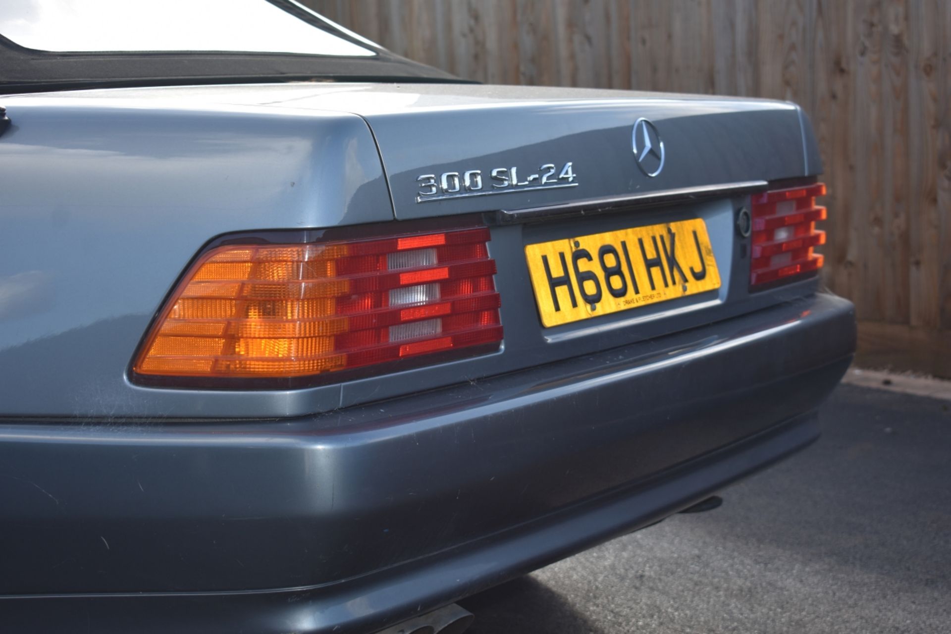 A 1991 Mercedes-Benz 300 SL-24 Registration number H681 HKJ Grey and black leather V5C MOT expires - Image 6 of 15