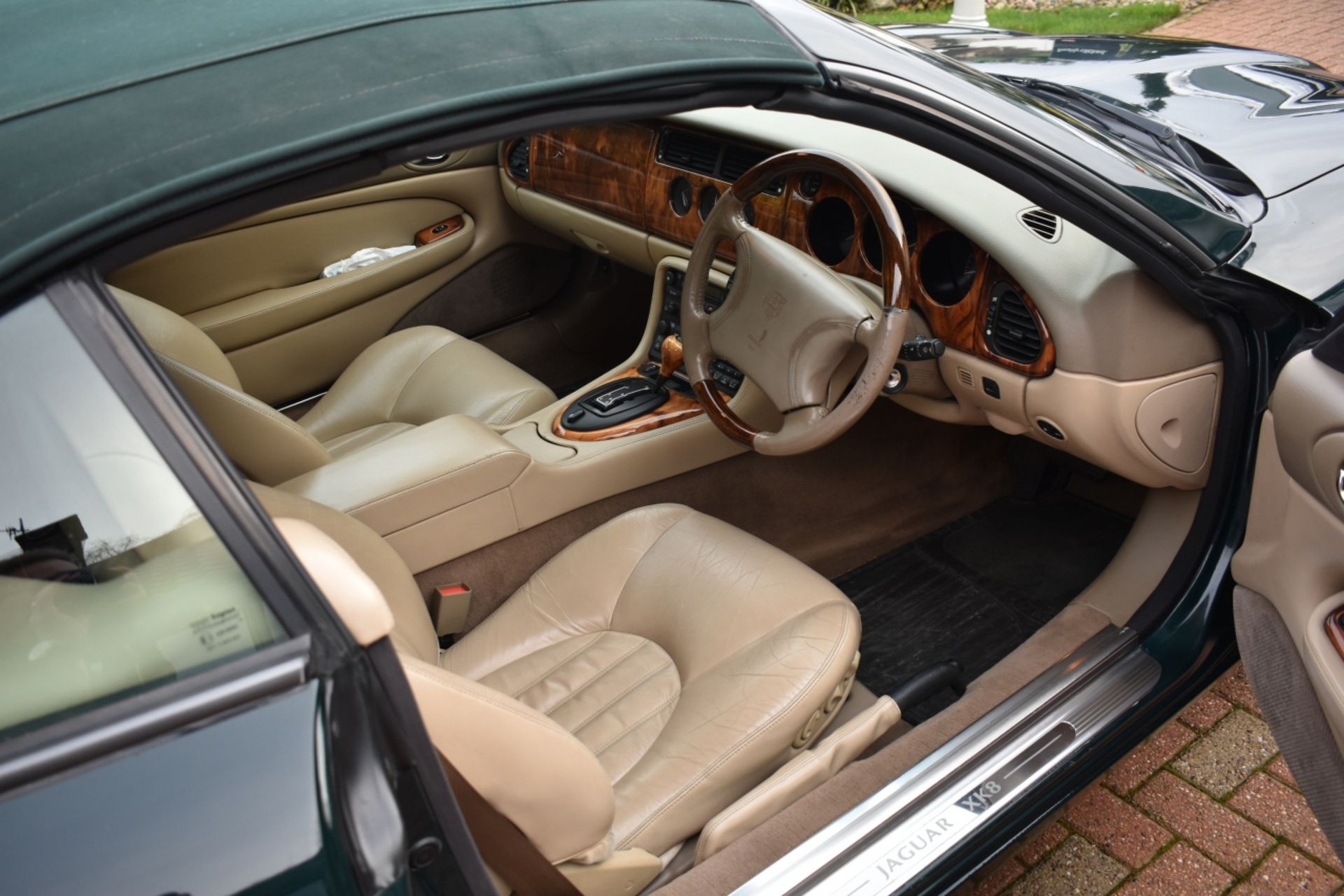 A 1998 Jaguar XK8 convertible Registration number R279 DUR Chassis number SAJJGAFD3AR025856 Engine - Image 16 of 24