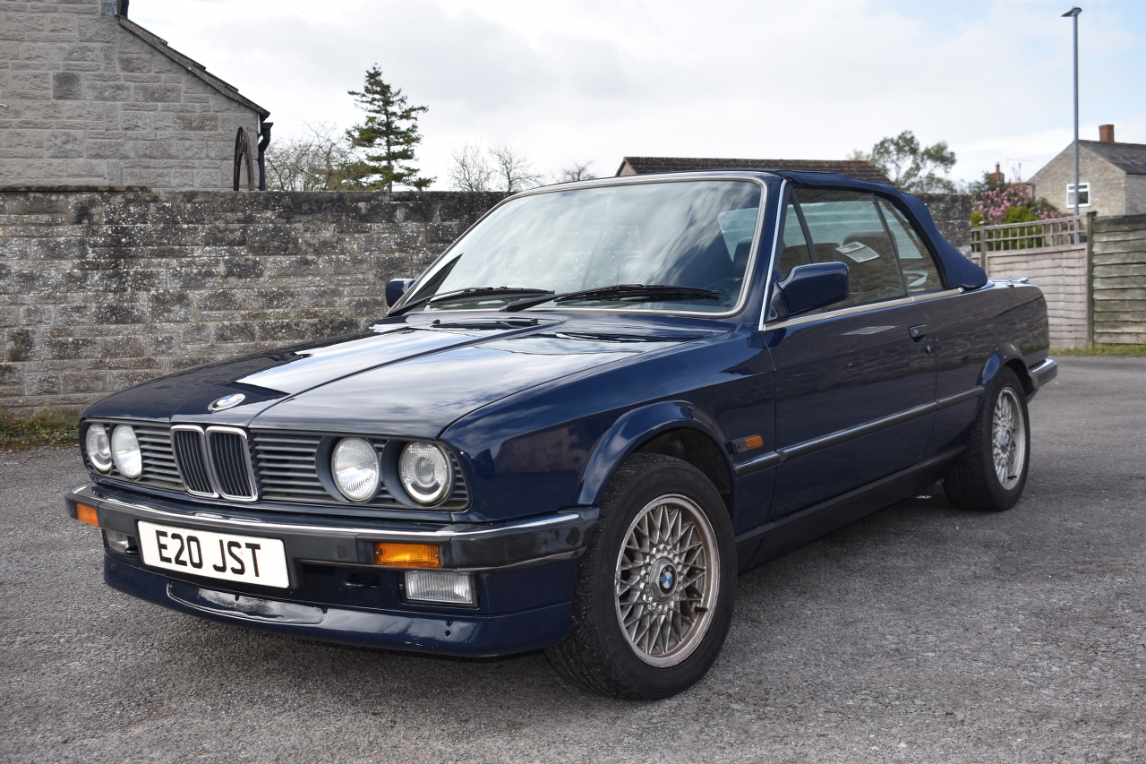 A 1989 BMW 320i Cabriolet E30 Registration number E20 JST Chassis number WBABA120502160367 Engine - Image 3 of 19