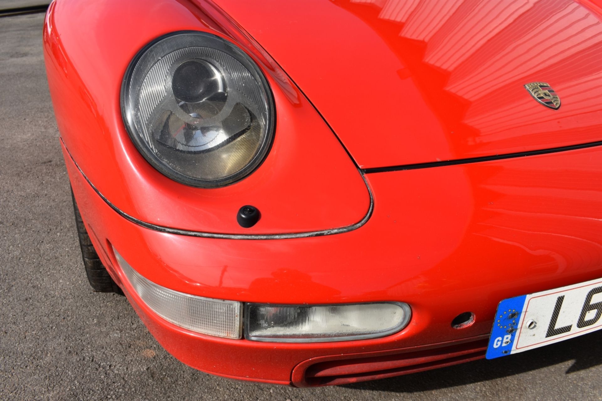 A 1993 Porsche 911 (993) Carrera Coupe Registration number L611 HEN Chassis number WPOZZZ99ZRS311060 - Image 83 of 113