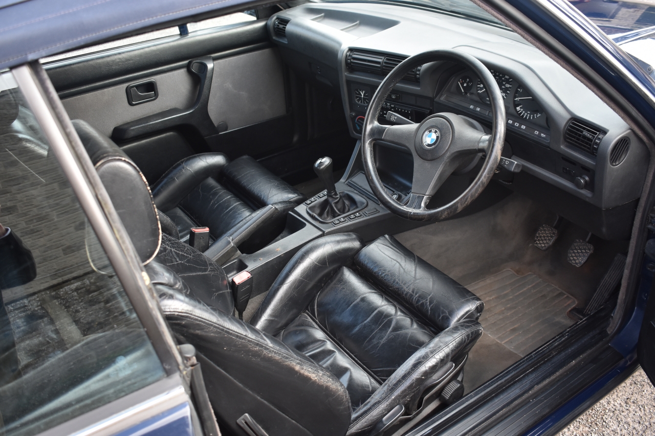 A 1989 BMW 320i Cabriolet E30 Registration number E20 JST Chassis number WBABA120502160367 Engine - Image 10 of 19