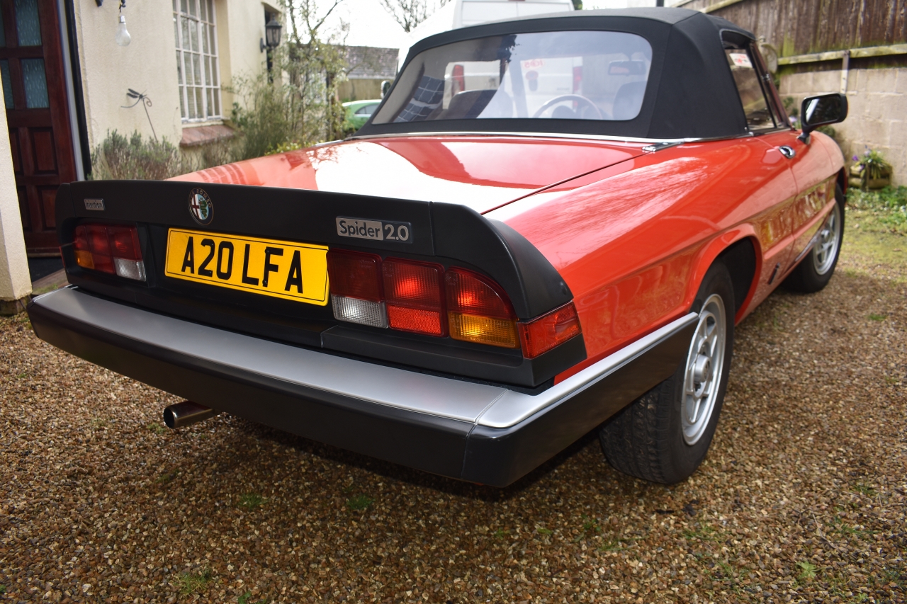 A 1985 Alfa Romeo Spider 3 Registration number A20 LFA Chassis number ZAR8A5417F1021233 Red with - Image 14 of 29