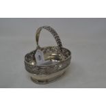 A Tiffany Sterling silver swing handle basket, pierced flowers and foliage, approx. 8.0 ozt, 14 cm