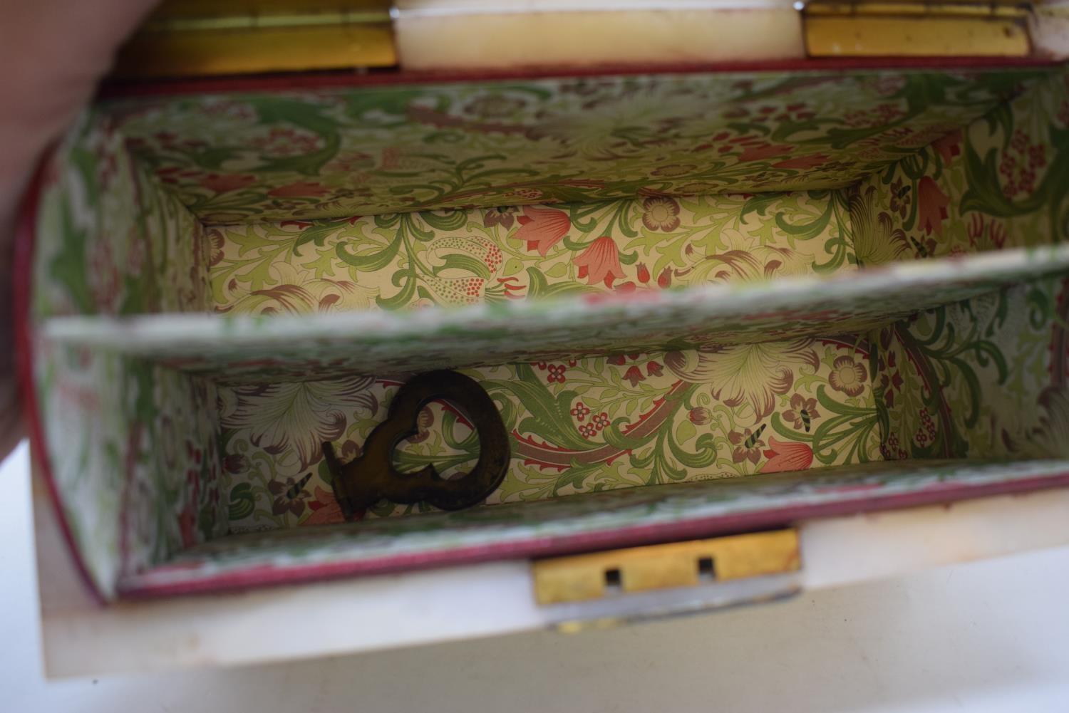 A Victorian onyx dome top casket, the brass strapwork with engraved decoration, 22 cm wide - Image 6 of 6