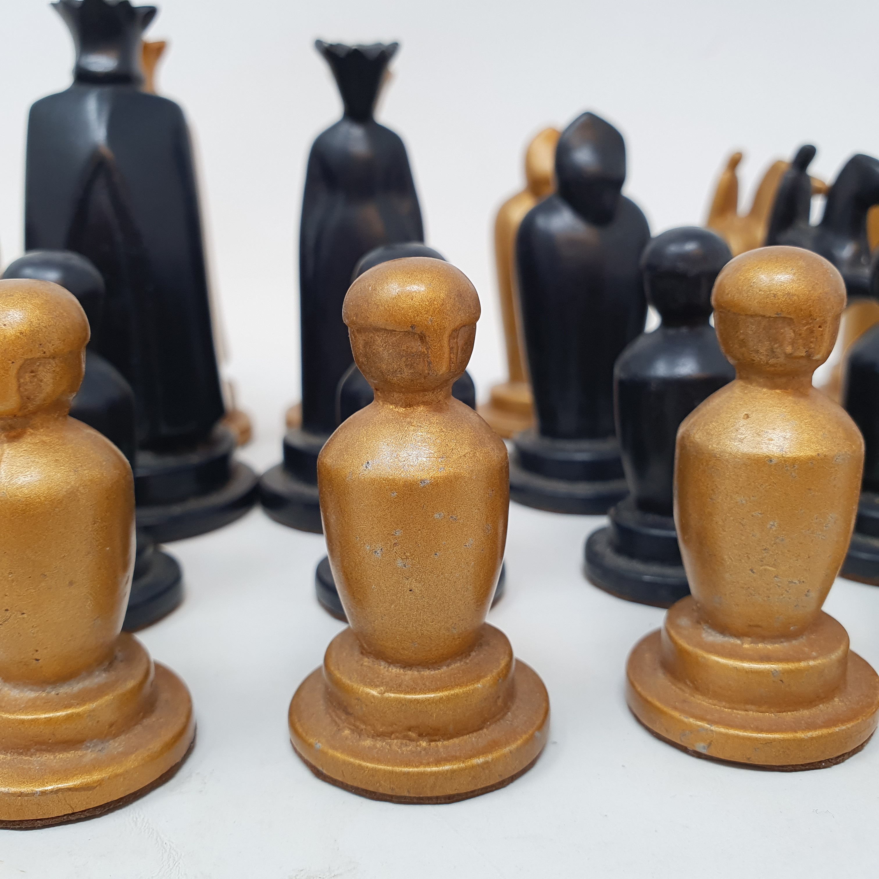 A Modernist chess set, by repute cast from aluminium/duralumin from a Spitfire, the king 8.5 cm high - Image 4 of 7