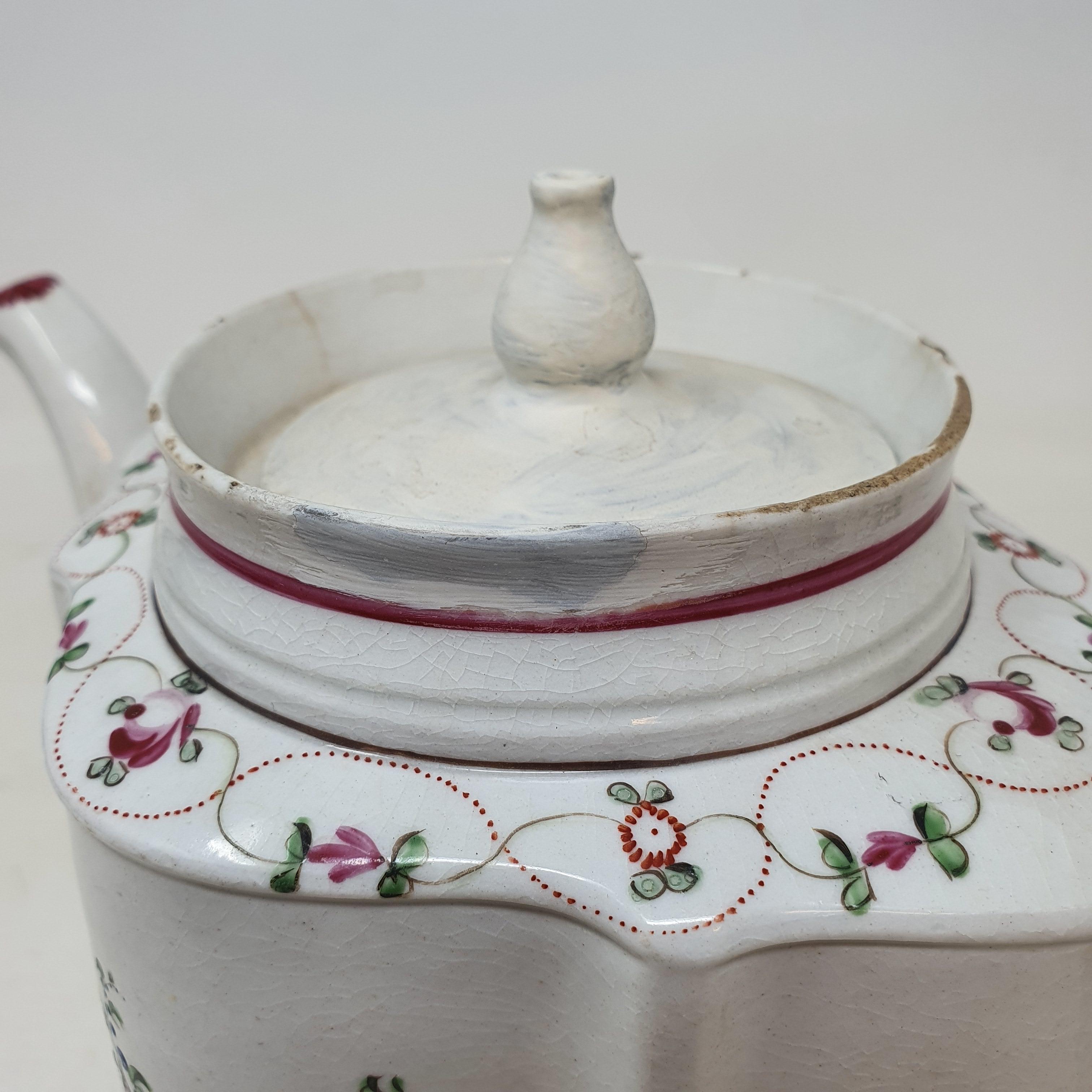 An early 19th century New Hall serpentine teapot and stand decorated sprigs, 16 cm high, and two - Image 8 of 10