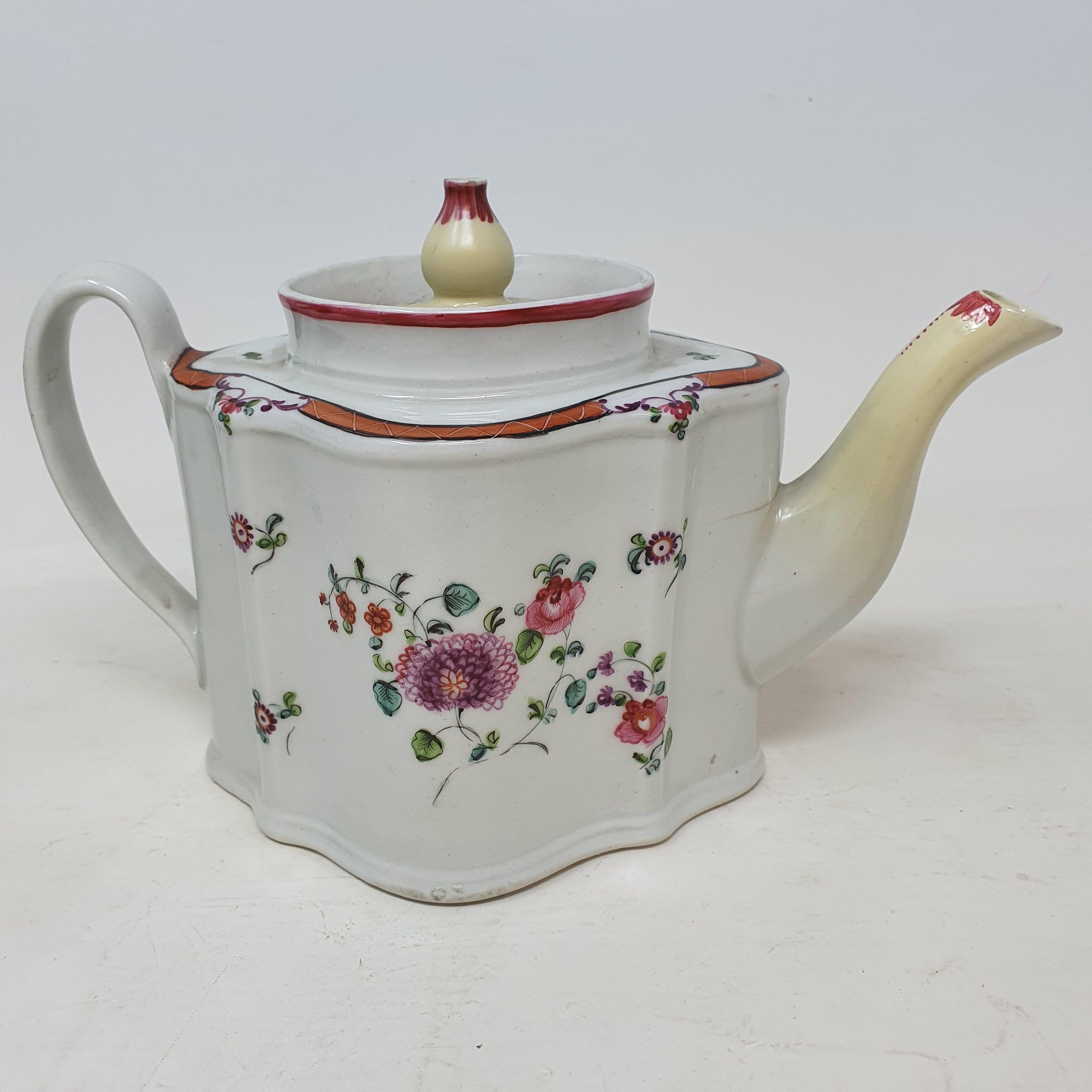 An early 19th century New Hall serpentine teapot and stand decorated sprigs, 16 cm high, and two - Image 10 of 10