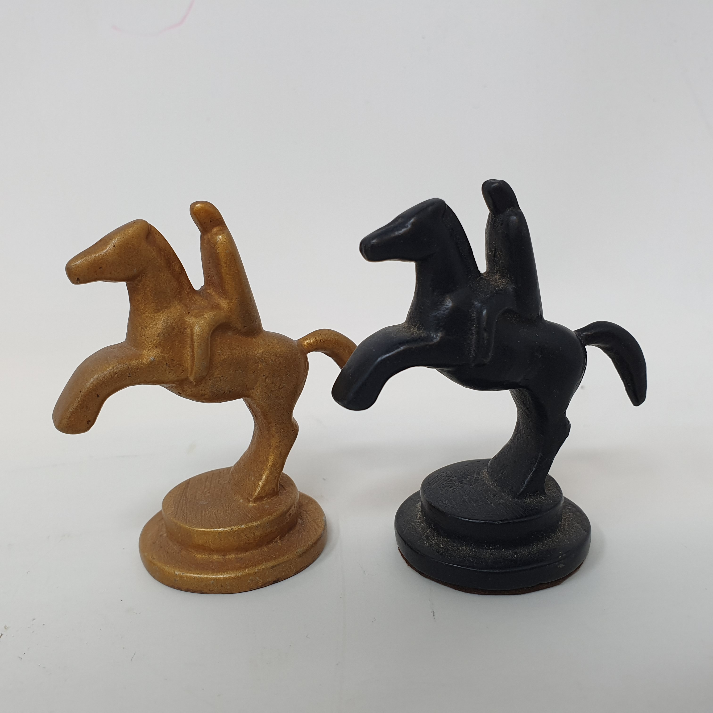 A Modernist chess set, by repute cast from aluminium/duralumin from a Spitfire, the king 8.5 cm high - Image 6 of 7