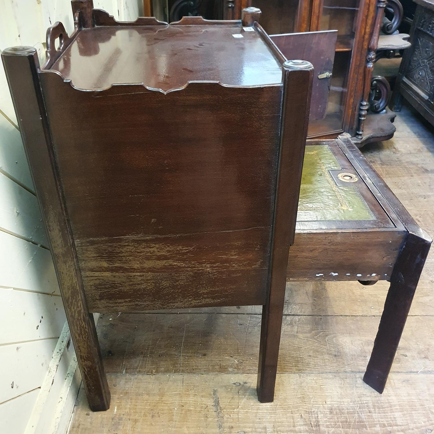 A mahogany night commode, 54 cm wide - Bild 5 aus 6