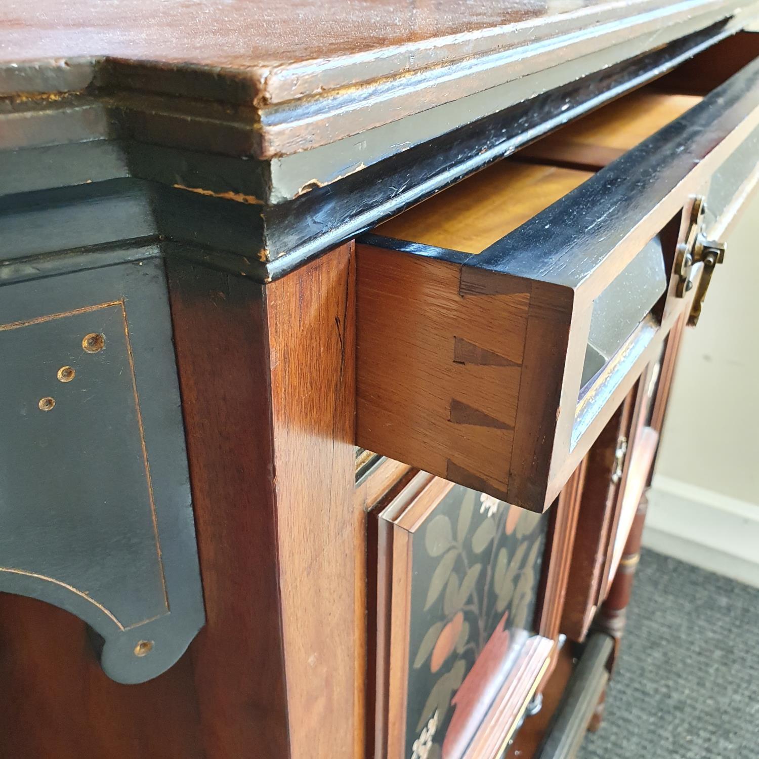 A late 19th century Aesthetic Movement walnut, ebonised and painted side cabinet, the raised back - Bild 3 aus 3