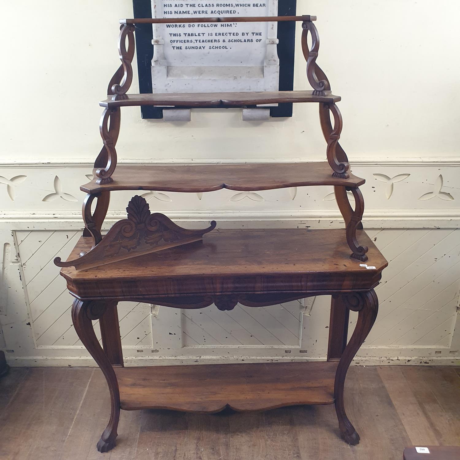 A 19th century Continental walnut bookcase/shelf unit, having three graduated tiers on a base with a - Bild 2 aus 8