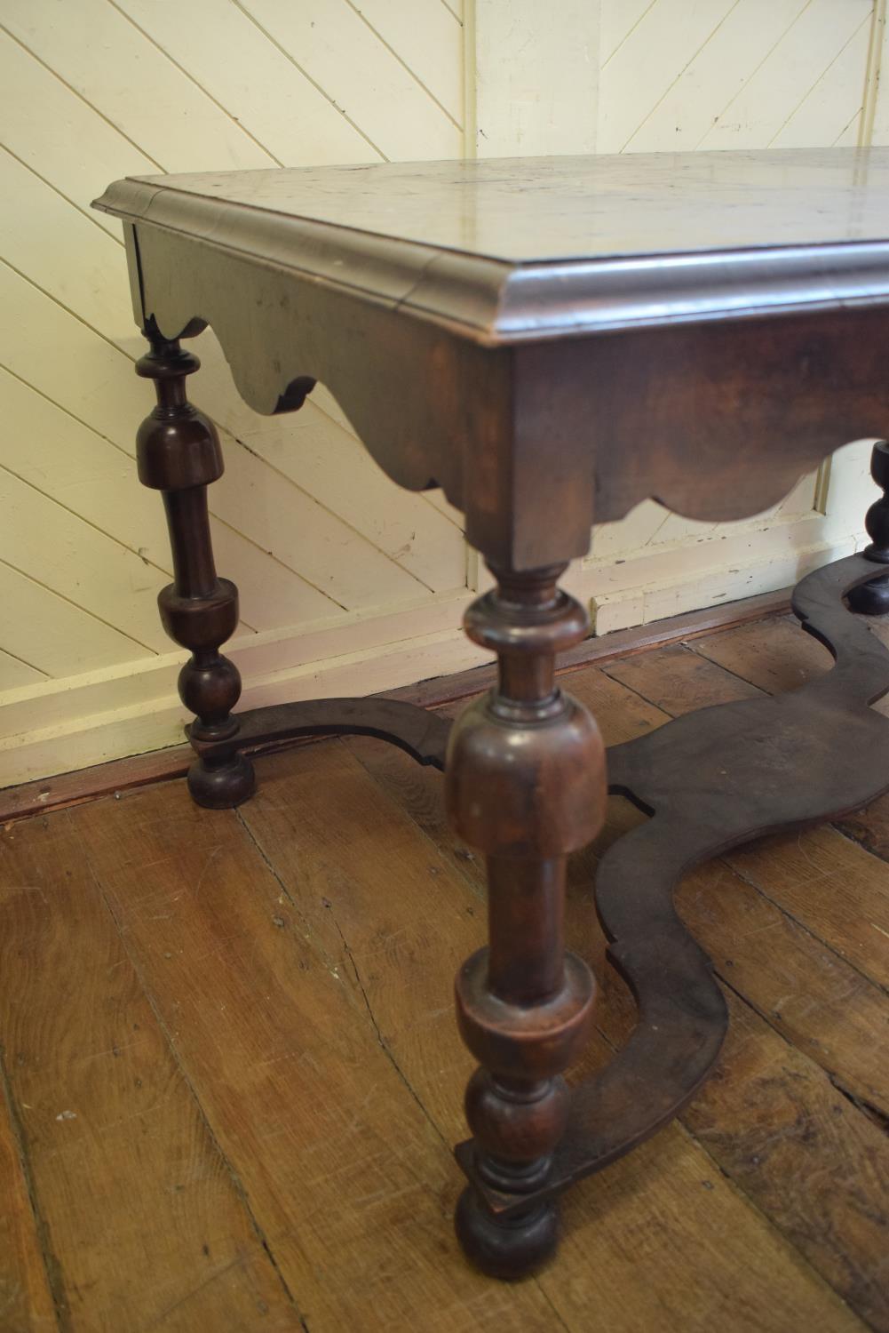 A 17th century style table, with oyster cut veneer, on turned legs joined by a shaped X stretcher, - Bild 3 aus 3