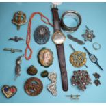 A coral necklace, other costume jewellery and a gent?s Accurist wristwatch