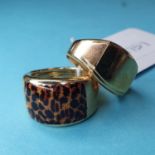 A gent's 9ct gold signet ring, and another similar, 8.1 g (all in)