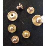 Two 18ct gold studs, approx. 3.5 g, and five 9ct gold studs, approx. 3.2 g