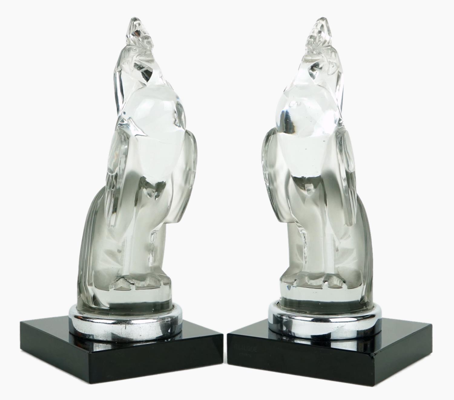 René Lalique (1860-1945), Serre Livres Coq Houdan, a pair of clear and frosted glass mascot bookends - Image 2 of 2