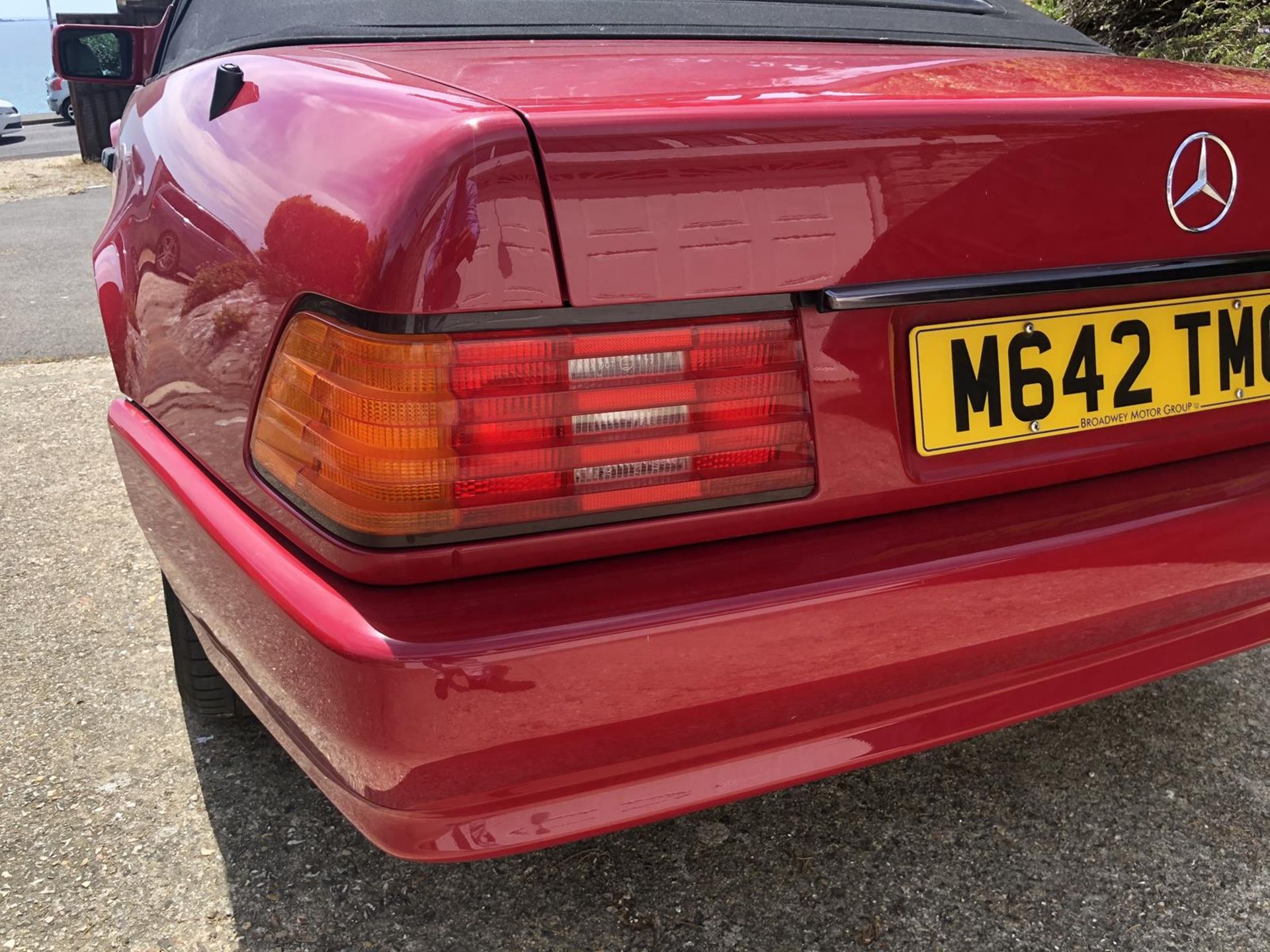 A 1995 Mercedes-Benz 280SL Registration number M642 TMG V5C MOT expires February 2021 Red with a - Image 14 of 106