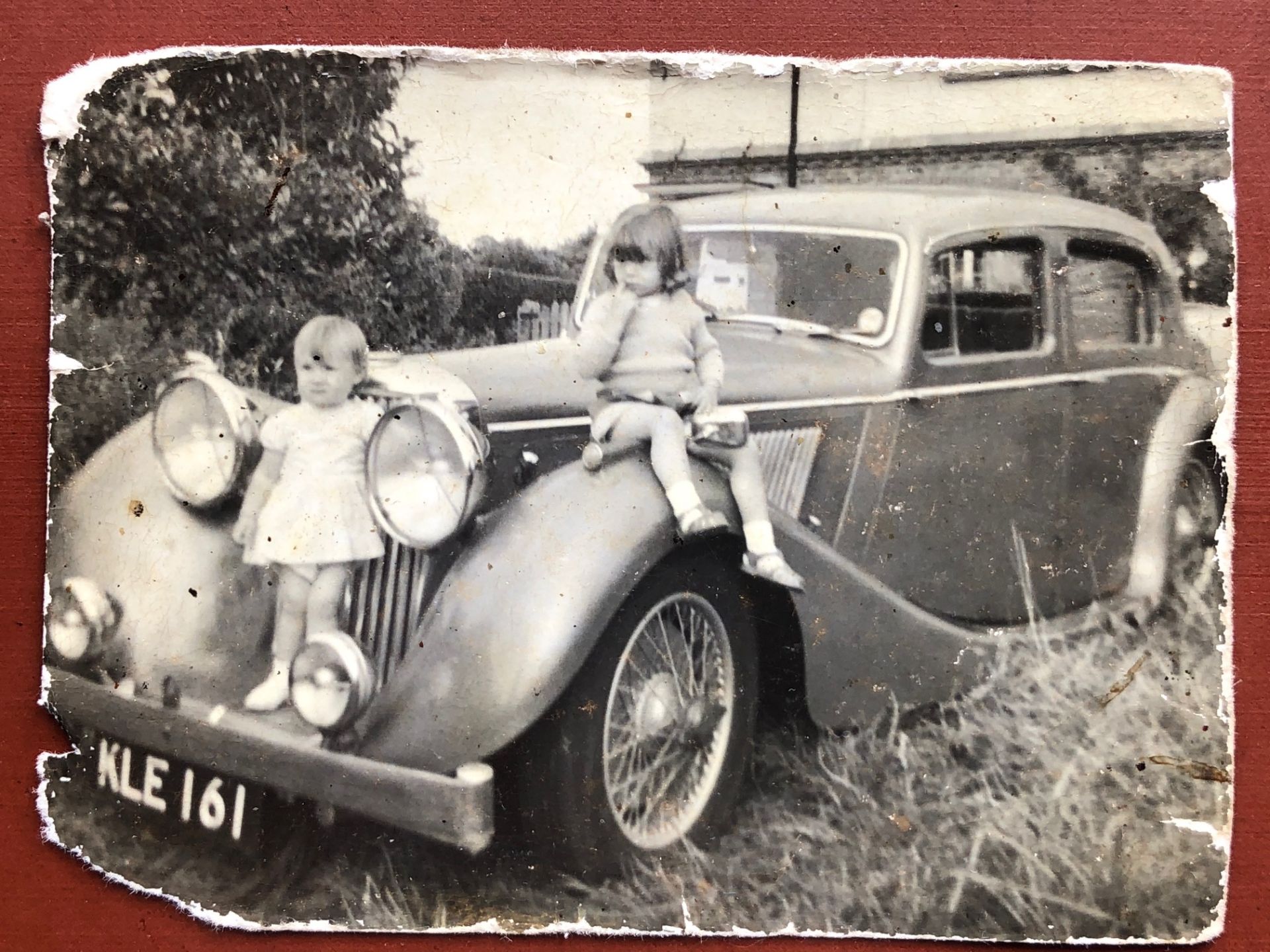 A 1948 Jaguar 2½ litre saloon Registration number KLE 161 V5 MOT exempt Bought by the owner in - Image 91 of 165