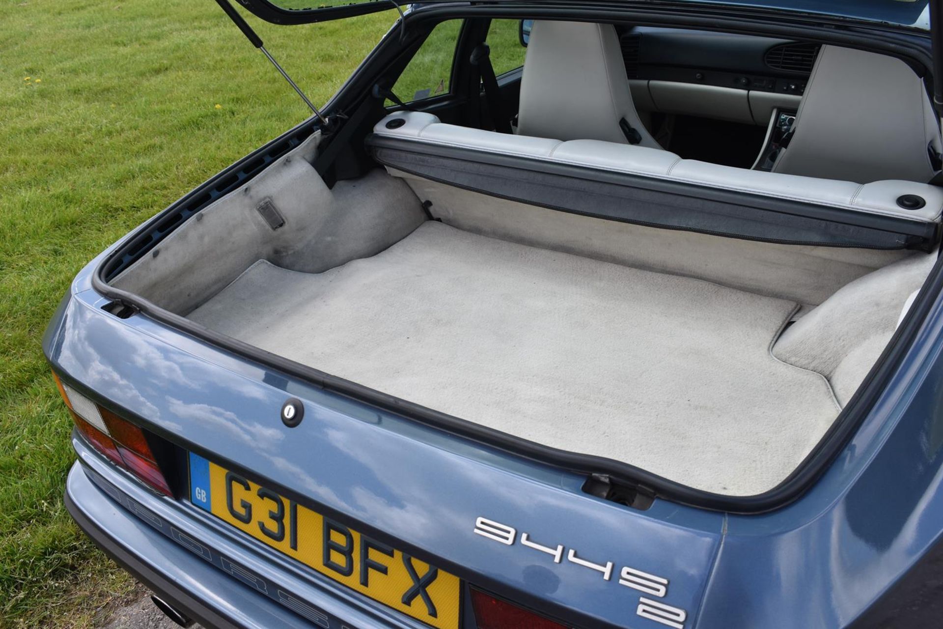 A 1989 Porsche 944 S2 Coupé Registration number G31 BFX Chassis number WP022294ZKN403555 Engine - Image 18 of 20