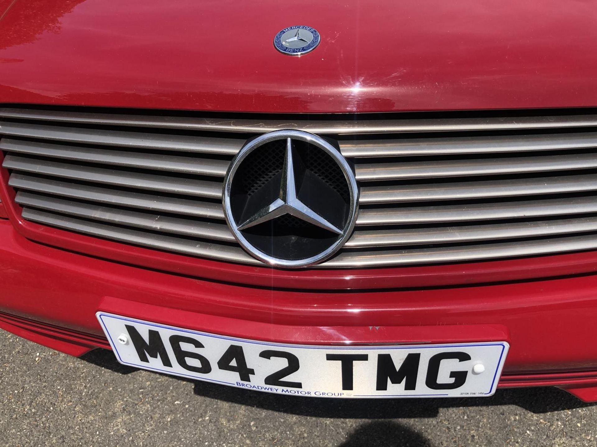 A 1995 Mercedes-Benz 280SL Registration number M642 TMG V5C MOT expires February 2021 Red with a - Image 37 of 106