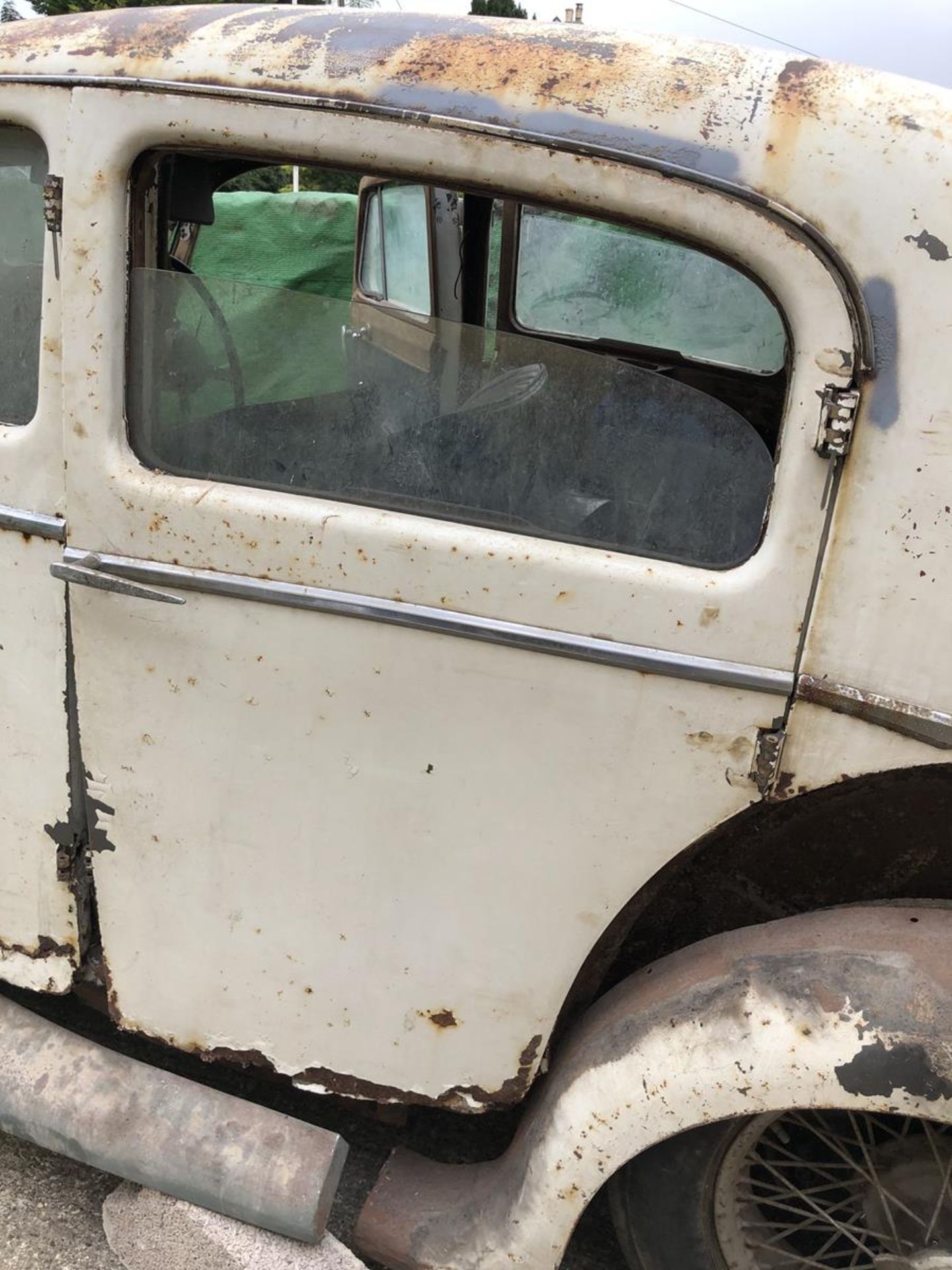 A 1948 Jaguar 2½ litre saloon Registration number KLE 161 V5 MOT exempt Bought by the owner in - Image 160 of 165