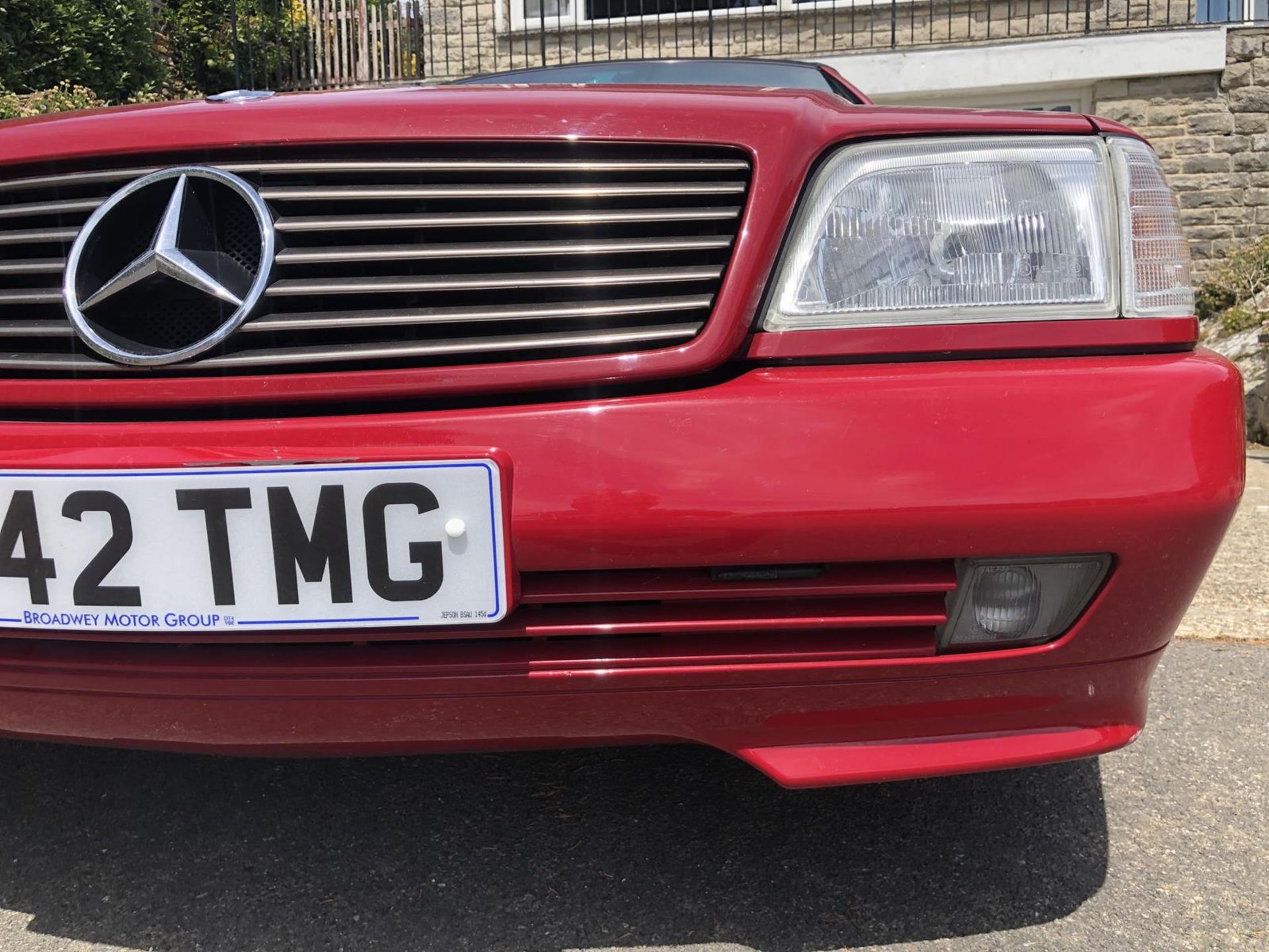A 1995 Mercedes-Benz 280SL Registration number M642 TMG V5C MOT expires February 2021 Red with a - Image 36 of 106