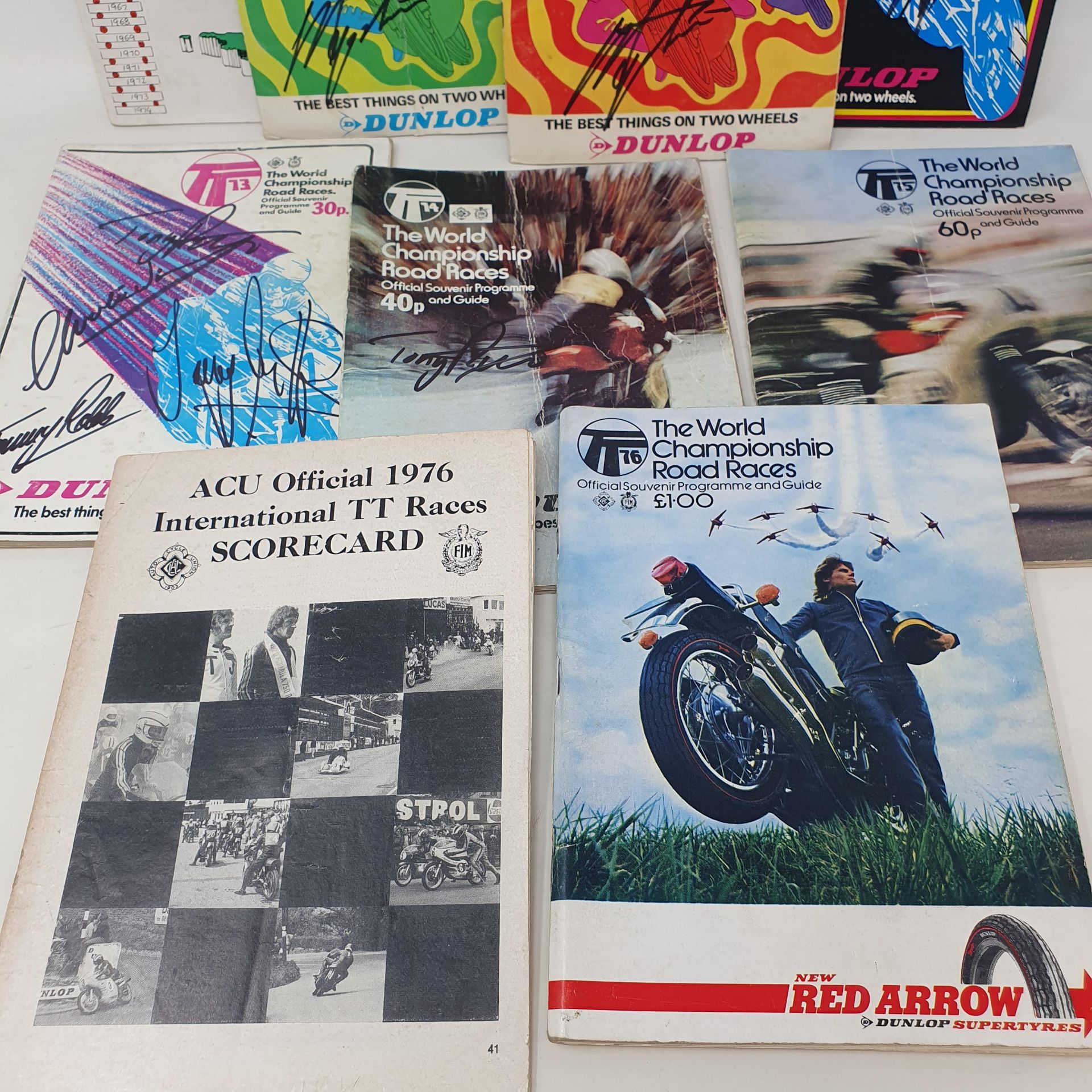 A run of Isle of Man Tourist Trophy (TT) official programme and guide (1970-76), including 1970 - Image 2 of 2