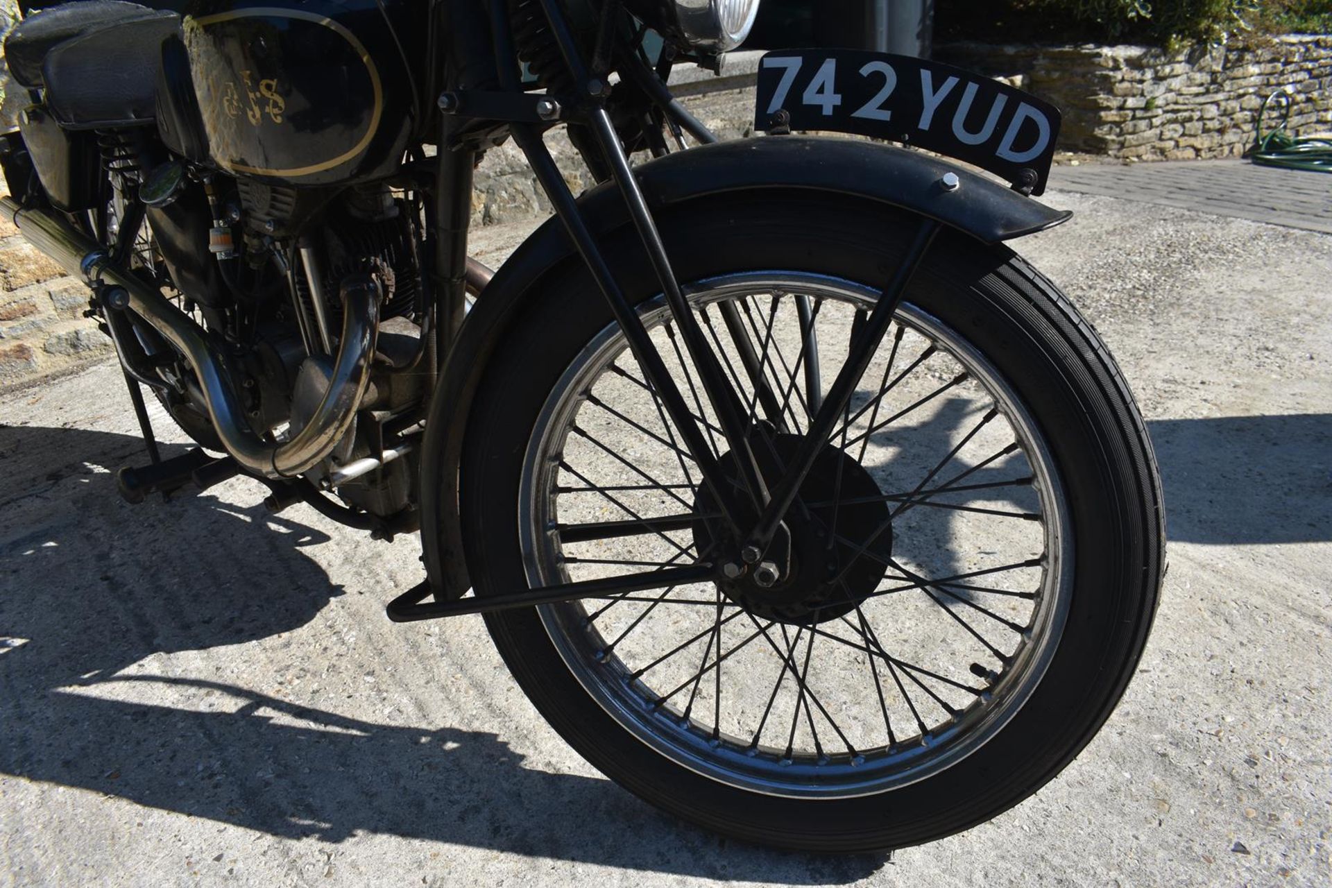 A 1938 AJS Model 38/22 Registration number 742 YUD Engine number 38/22 5123A V5C, black - Image 4 of 10