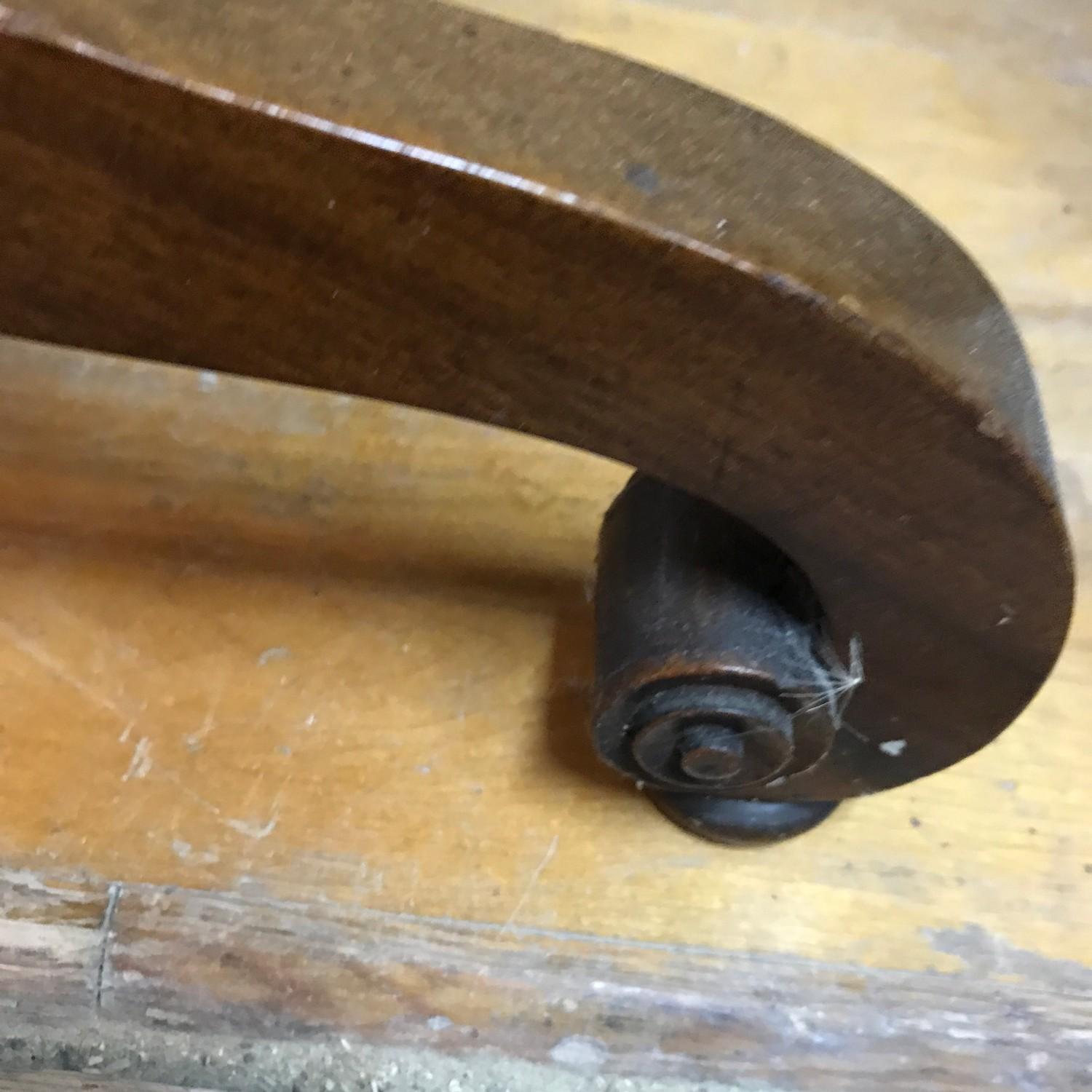 A Victorian mahogany tripod table, 51 cm wide - Image 4 of 4