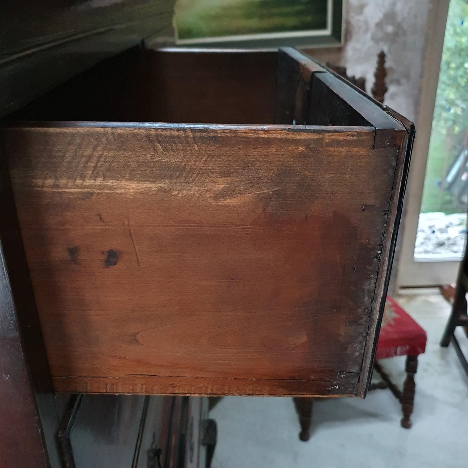 A mahogany chest on chest, on carved cabriole legs, and pad feet, 102 cm wide x 157 cm high - Image 4 of 5