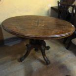 A Victorian oval inlaid walnut loo table, 116 cm wide