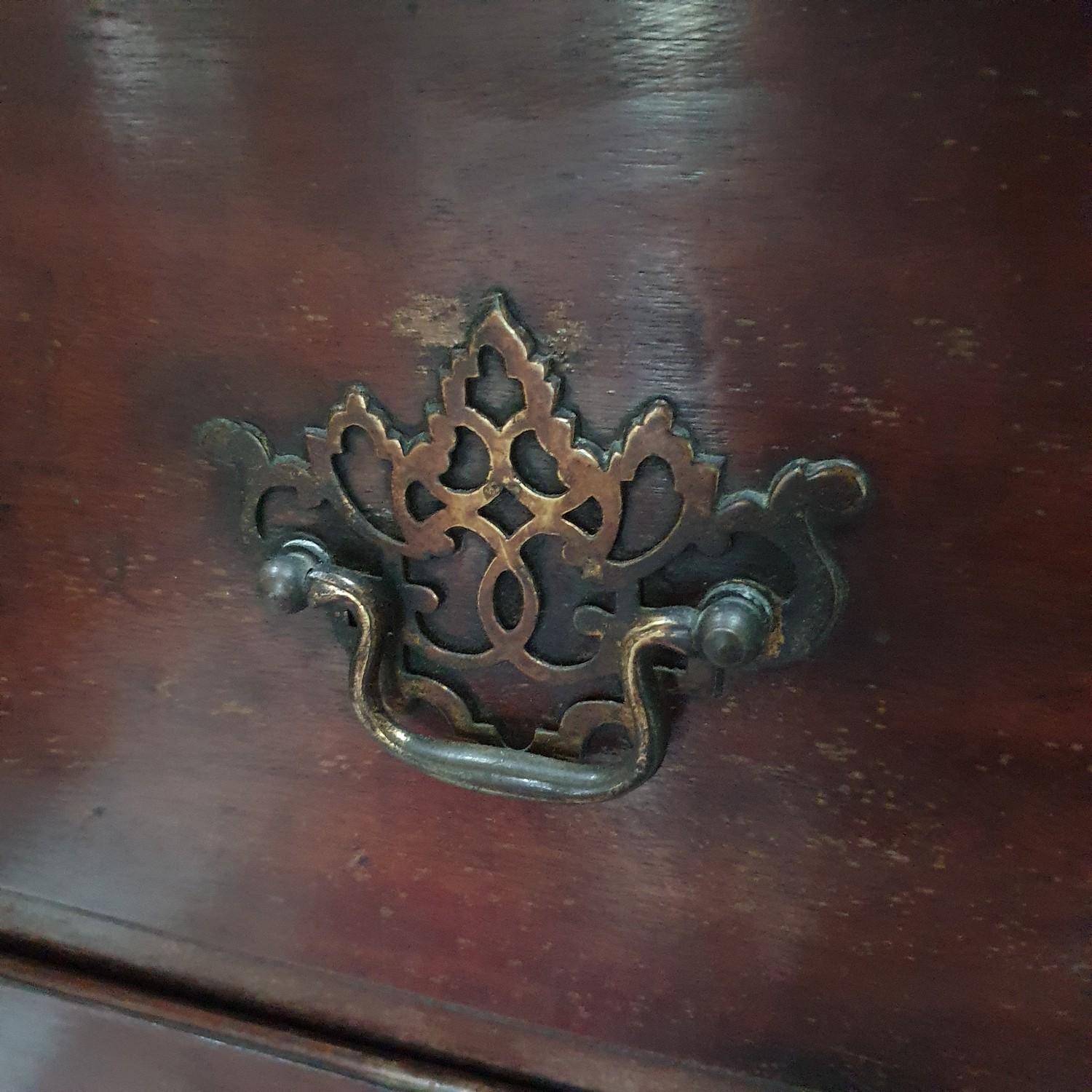 A mahogany chest on chest, on carved cabriole legs, and pad feet, 102 cm wide x 157 cm high - Image 3 of 5