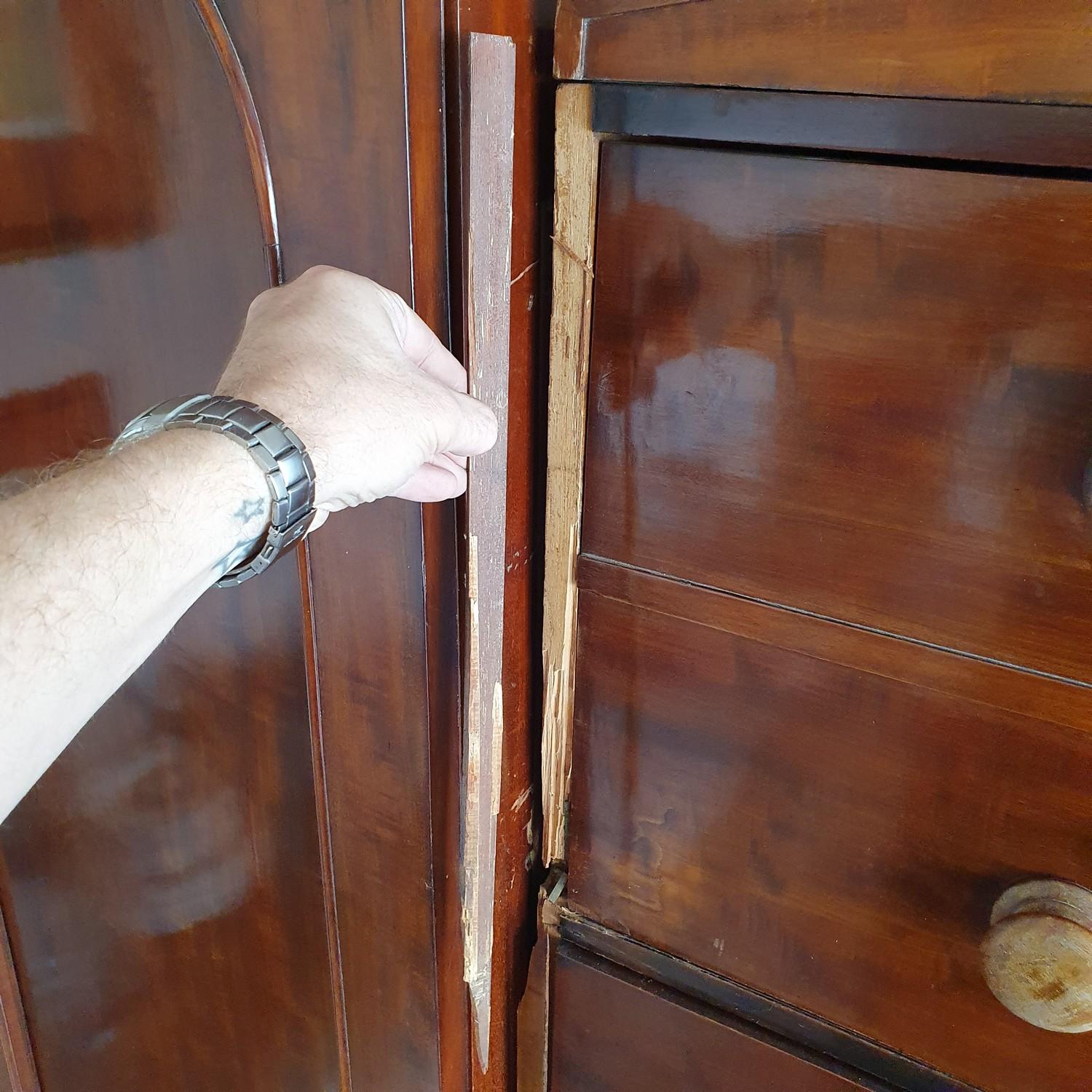 A Victorian mahogany wardrobe, incorporating drawers, 213 cm wide x 193 cm high - Image 4 of 7