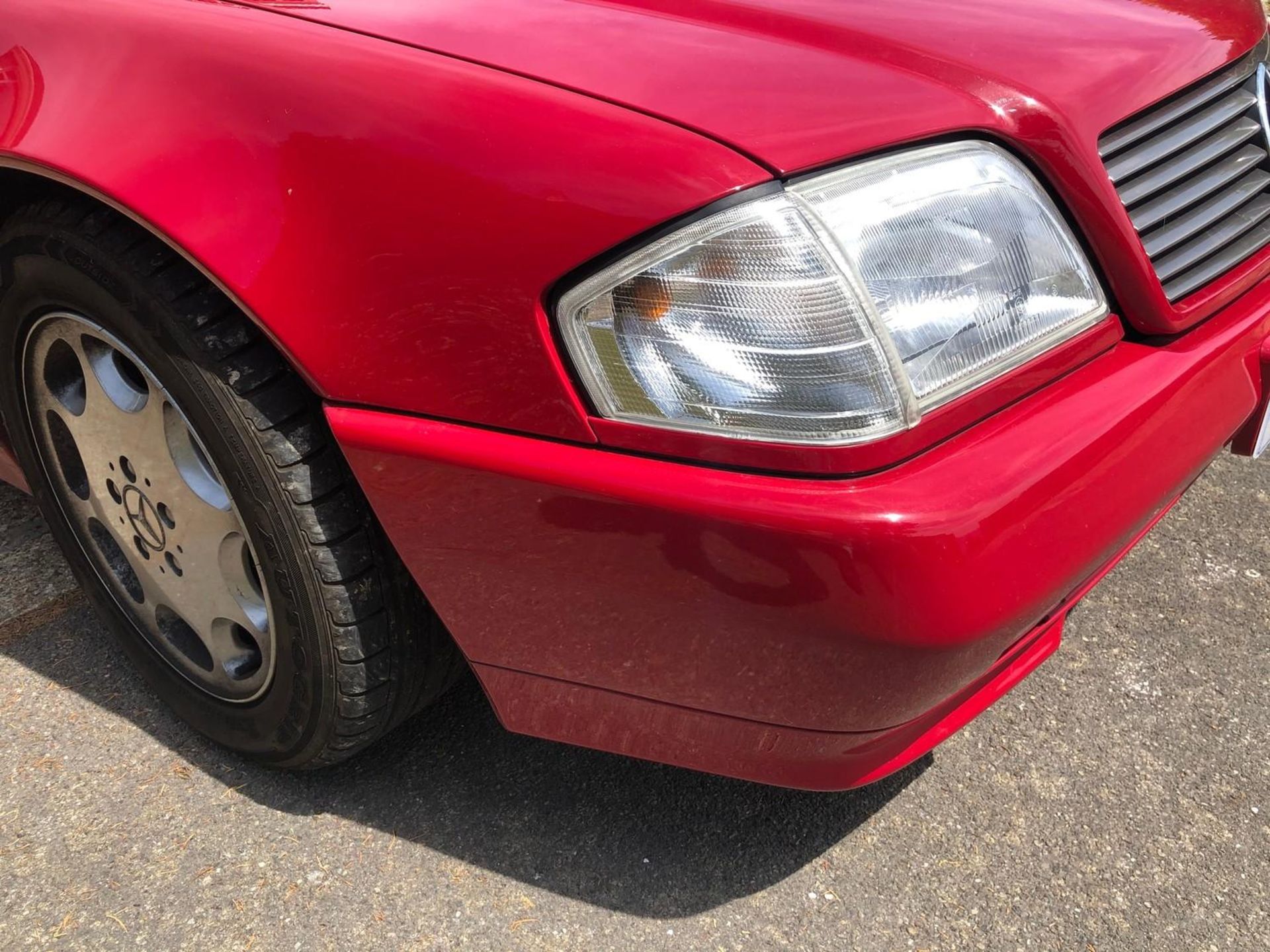 A 1995 Mercedes-Benz 280SL Registration number M642 TMG V5C MOT expires February 2021 Red with a - Image 33 of 107