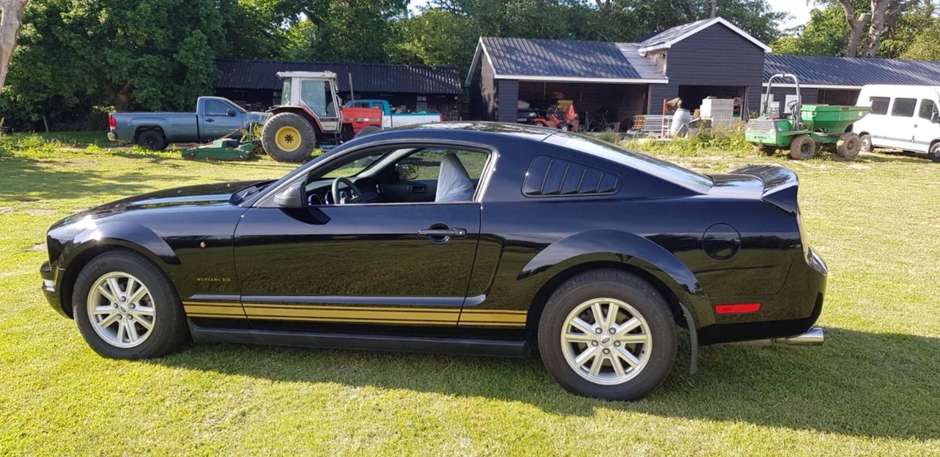 A 2007 Ford Mustang - Image 7 of 7