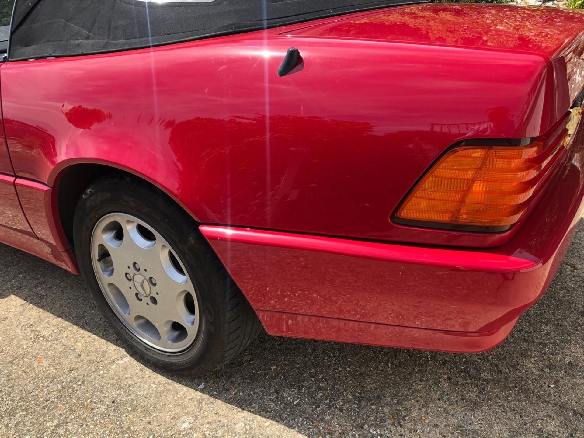 A 1995 Mercedes-Benz 280SL Registration number M642 TMG V5C MOT expires February 2021 Red with a - Image 12 of 107