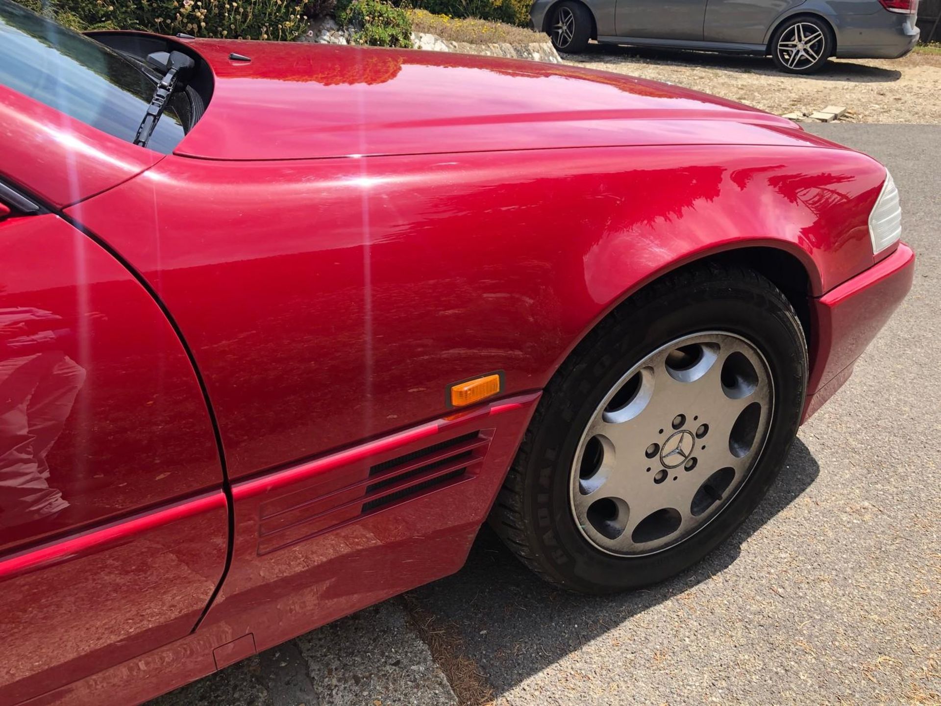 A 1995 Mercedes-Benz 280SL Registration number M642 TMG V5C MOT expires February 2021 Red with a - Image 30 of 107