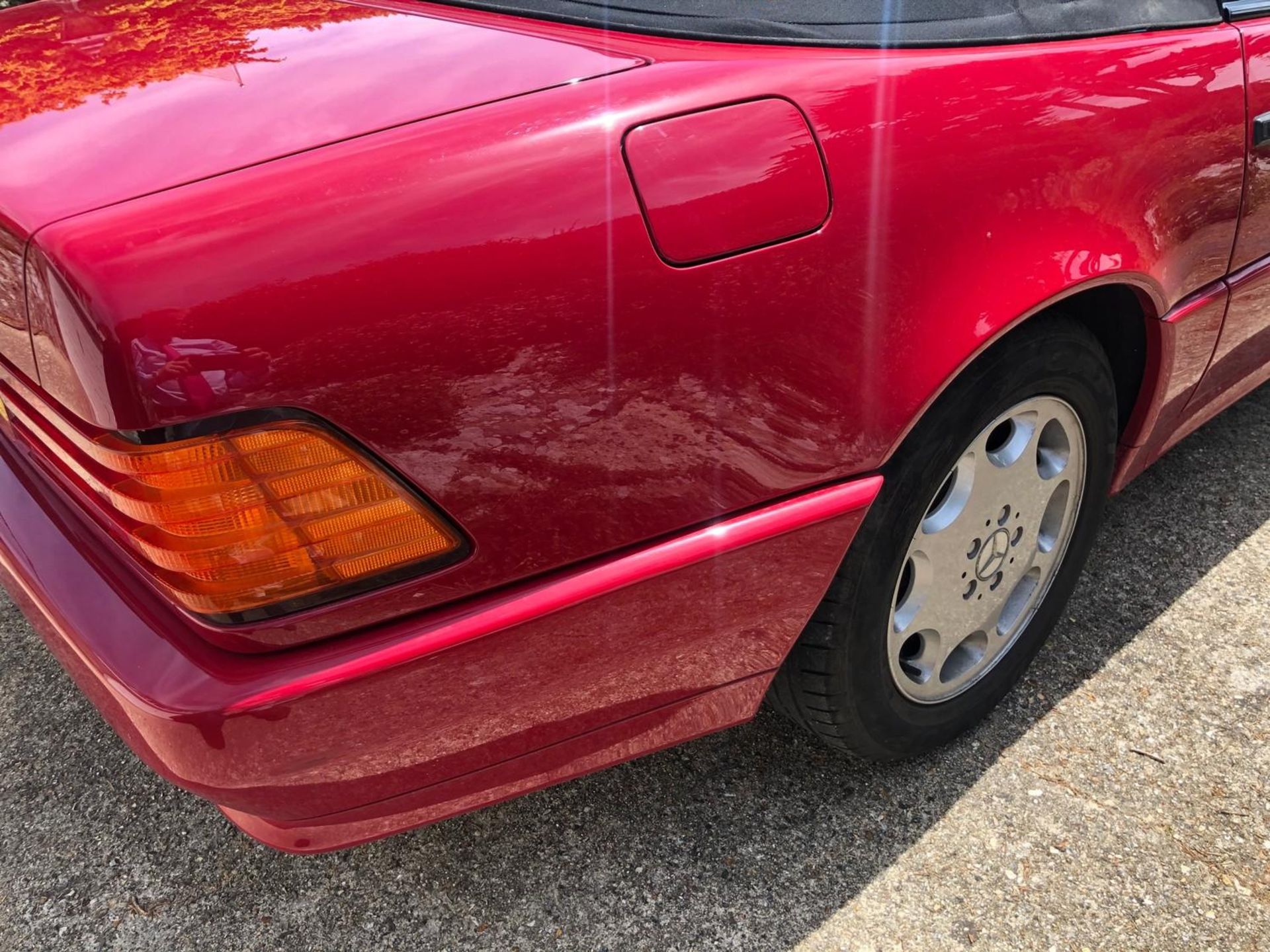 A 1995 Mercedes-Benz 280SL Registration number M642 TMG V5C MOT expires February 2021 Red with a - Image 20 of 107